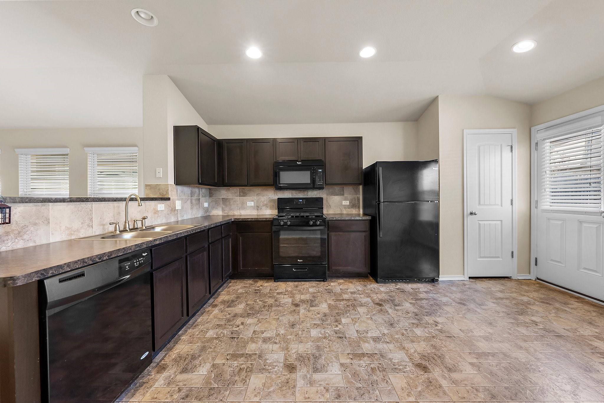 15210 Walcott Dr Property Photo 10
