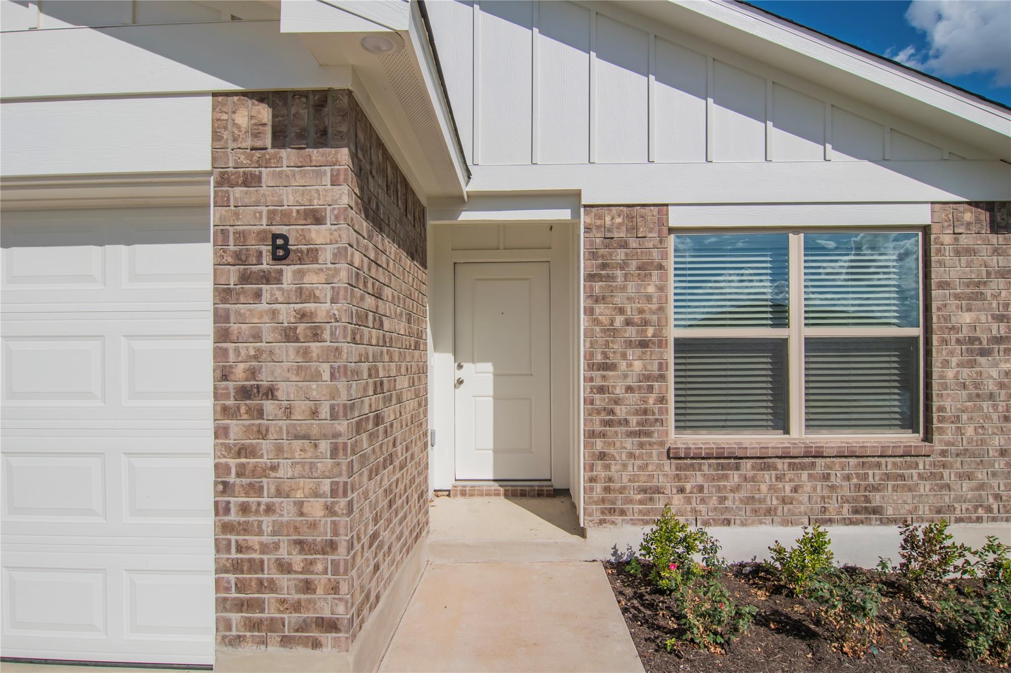 1261 Lehmann Dr #b Property Photo 1