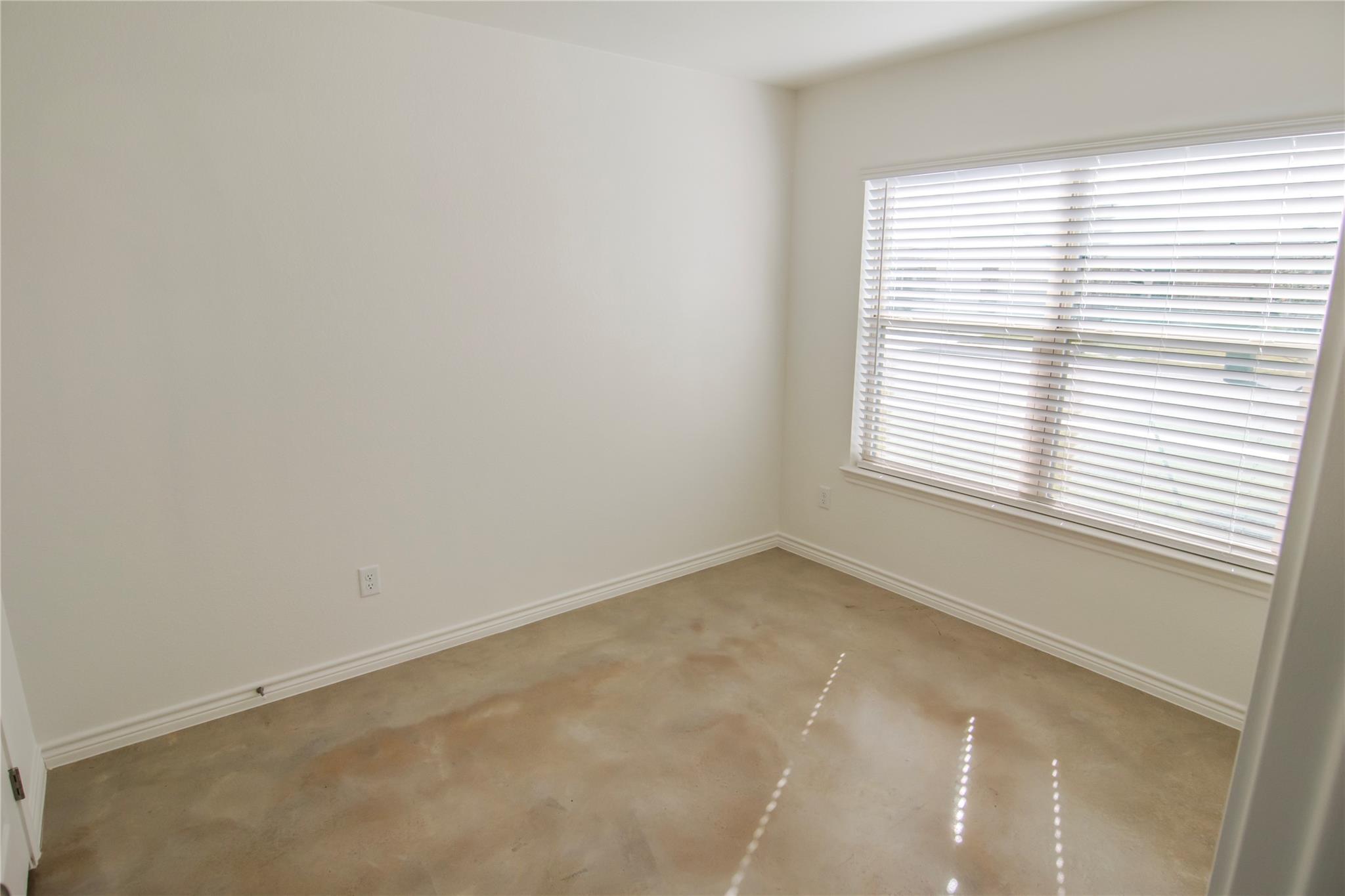 1261 Lehmann Dr #b Property Photo 5