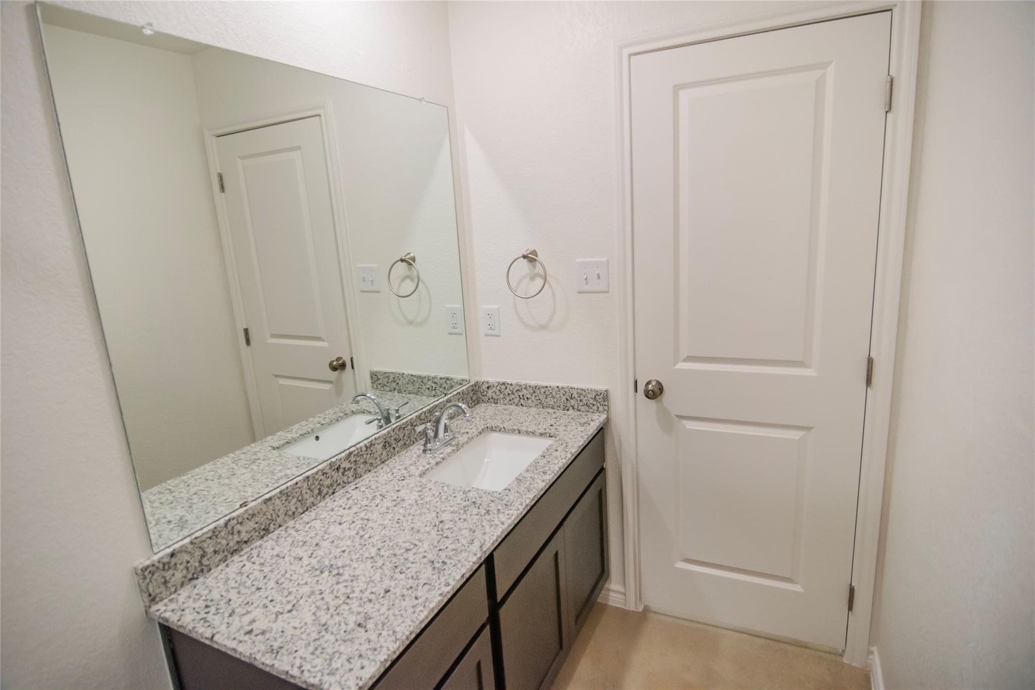 1261 Lehmann Dr #b Property Photo 8