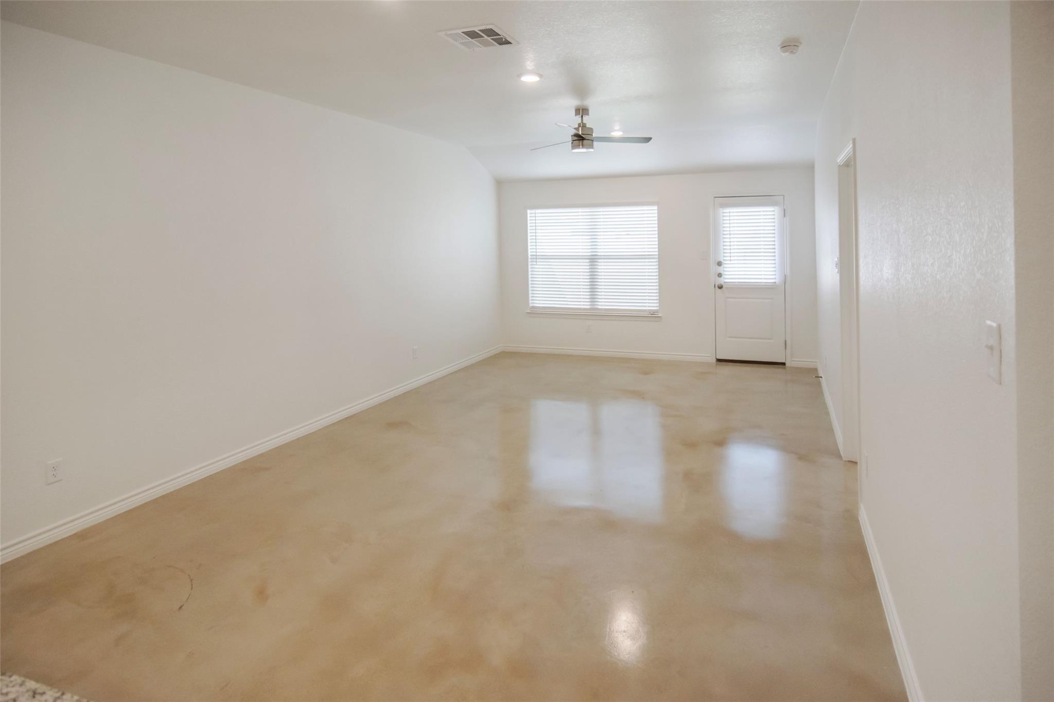 1261 Lehmann Dr #b Property Photo 10