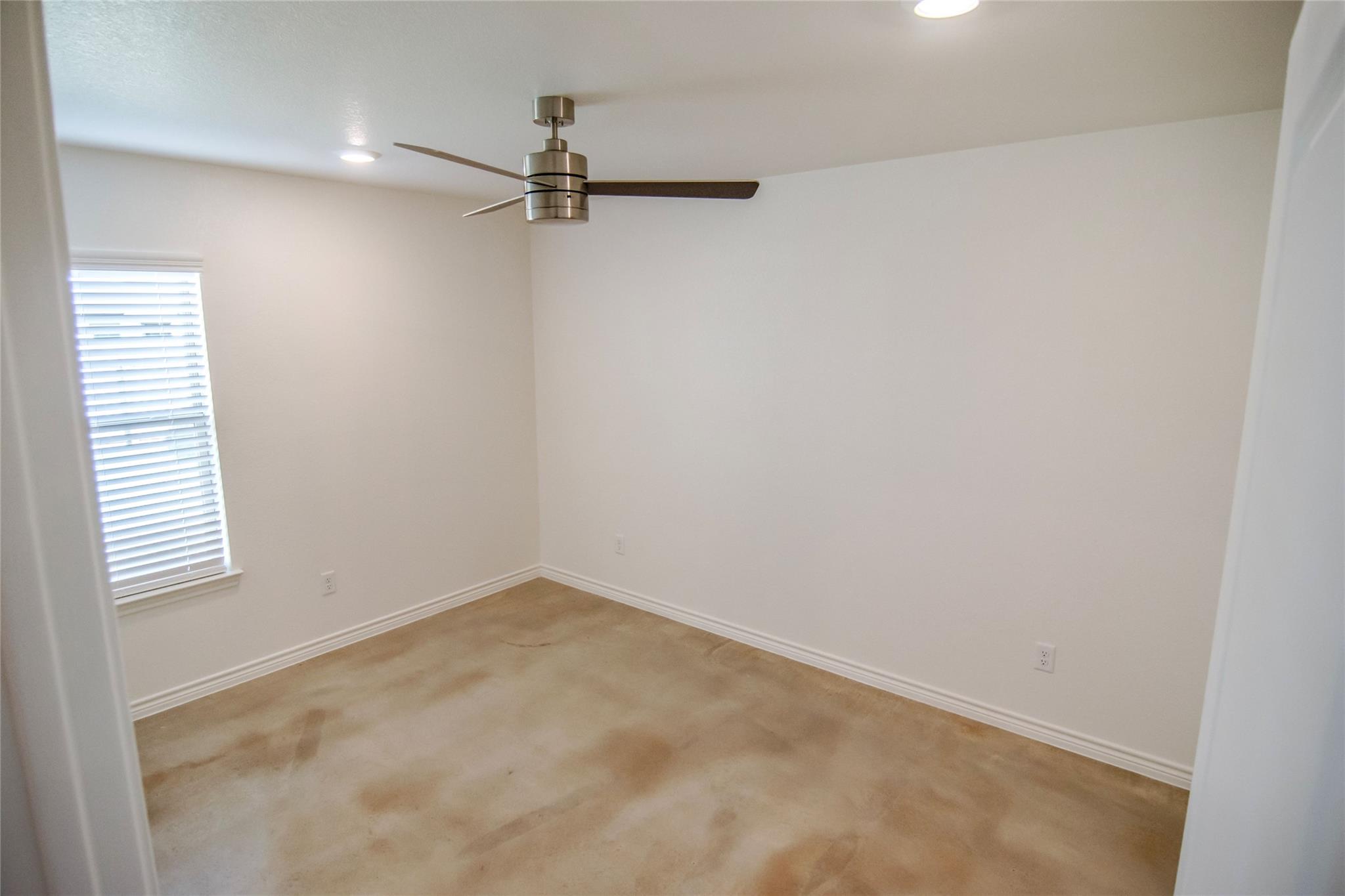 1261 Lehmann Dr #b Property Photo 11
