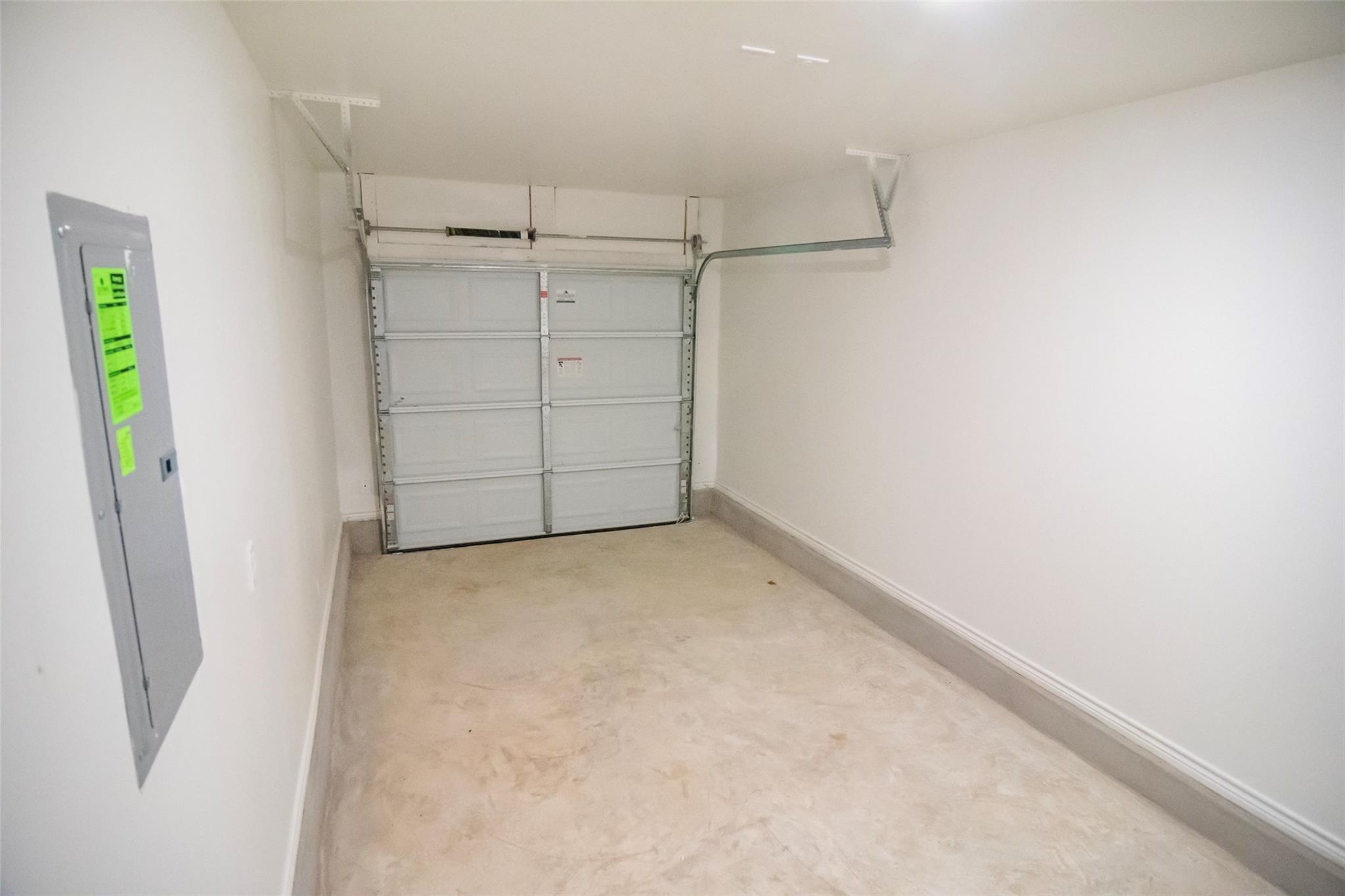 1261 Lehmann Dr #b Property Photo 16