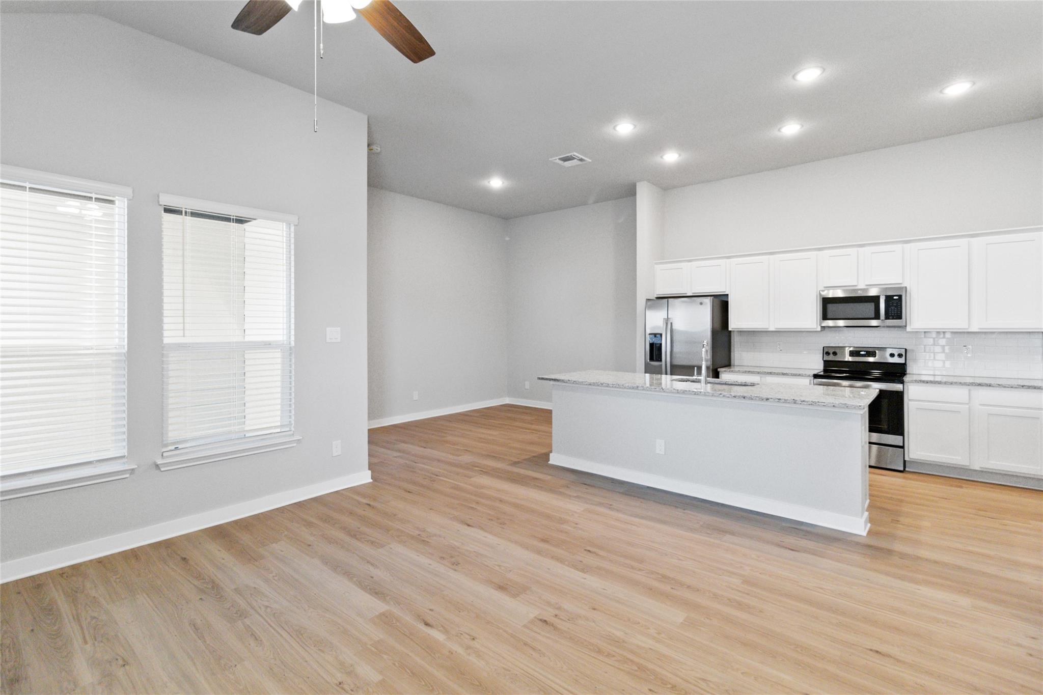 957 Staglin St Property Photo 27