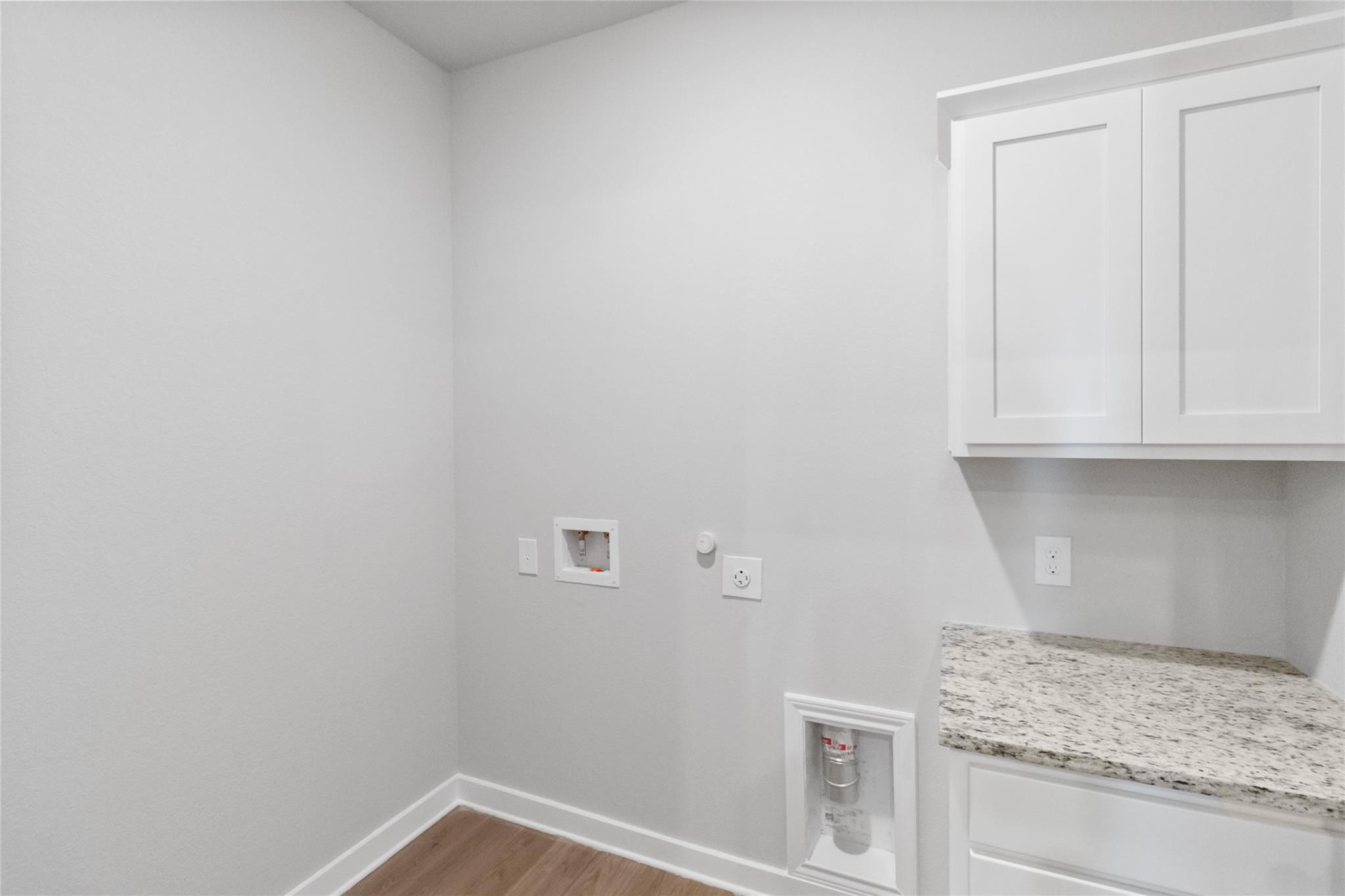 957 Staglin St Property Photo 28