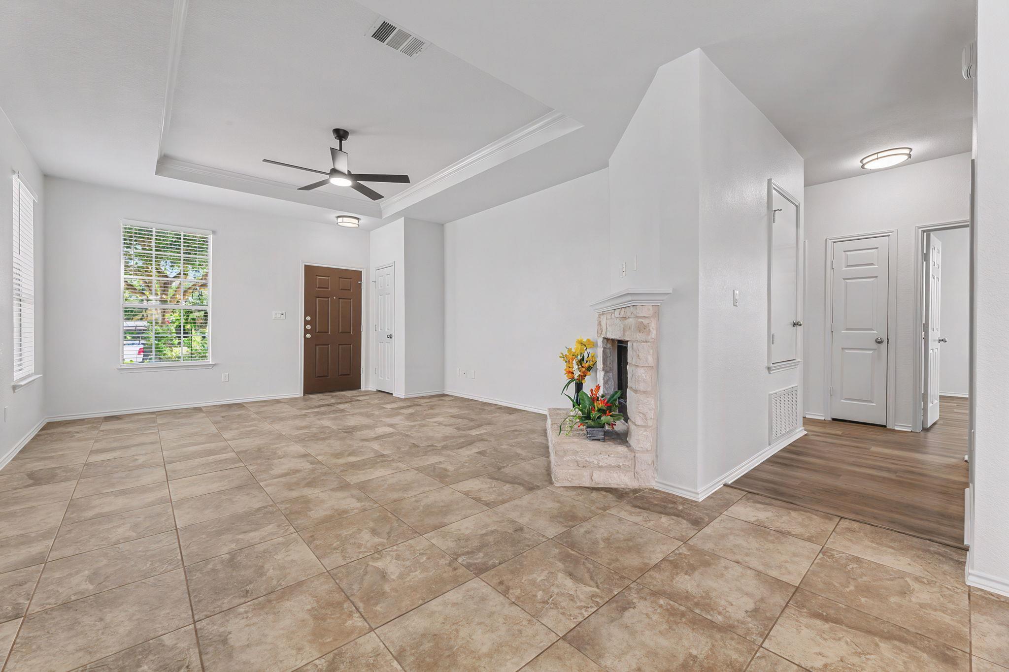 325 Stella Gold St Property Photo 7