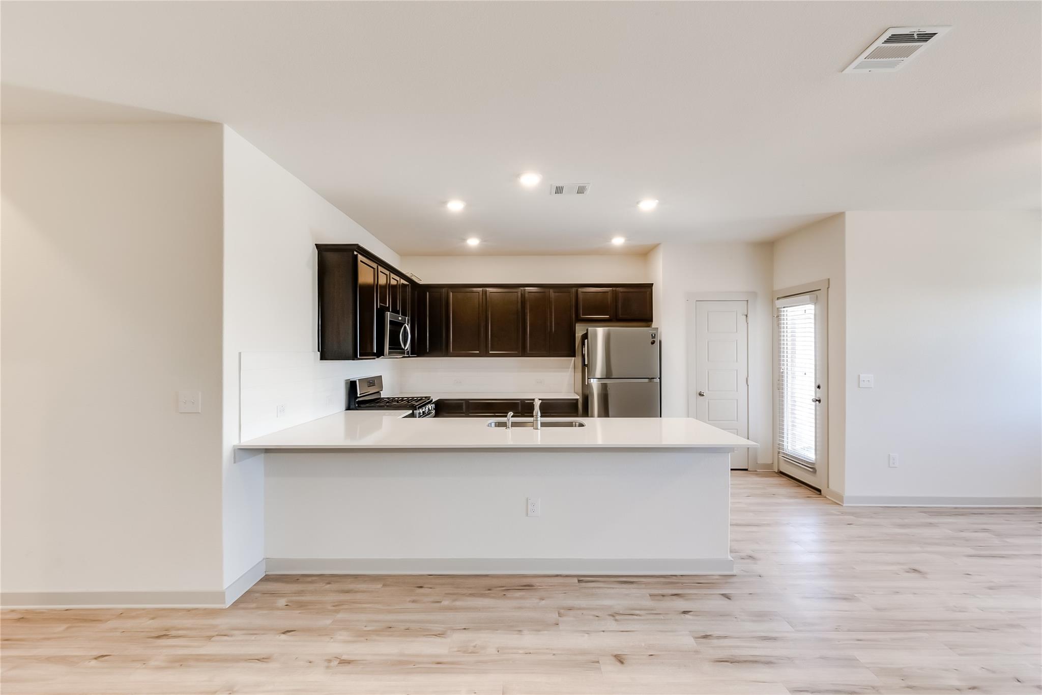 17304 Crownfield Path Property Photo 8