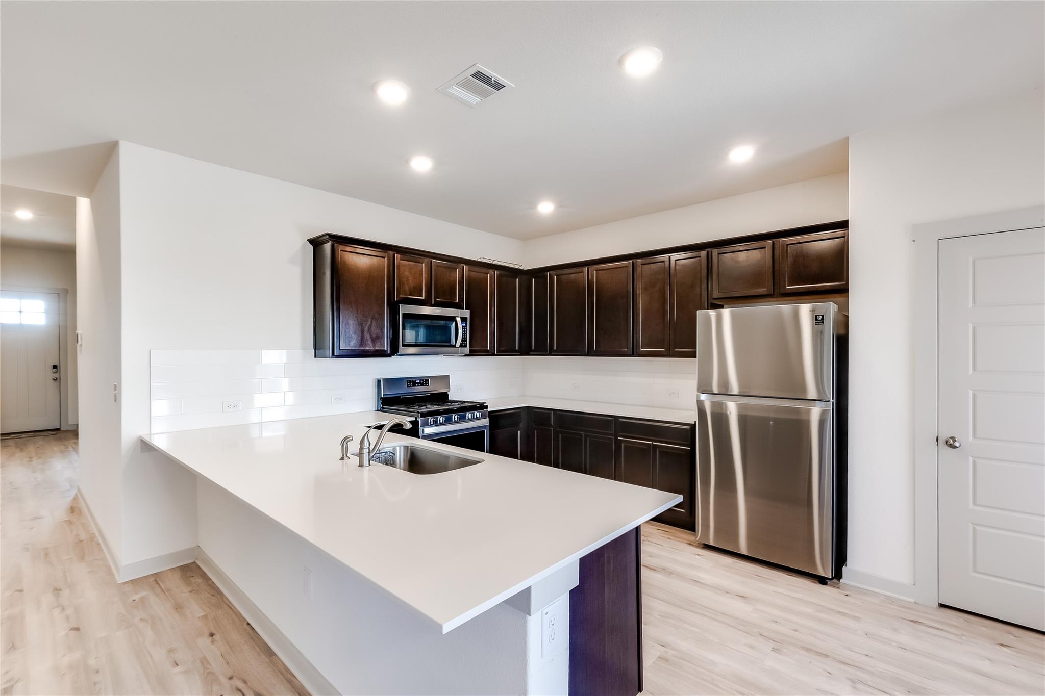 17304 Crownfield Path Property Photo 9