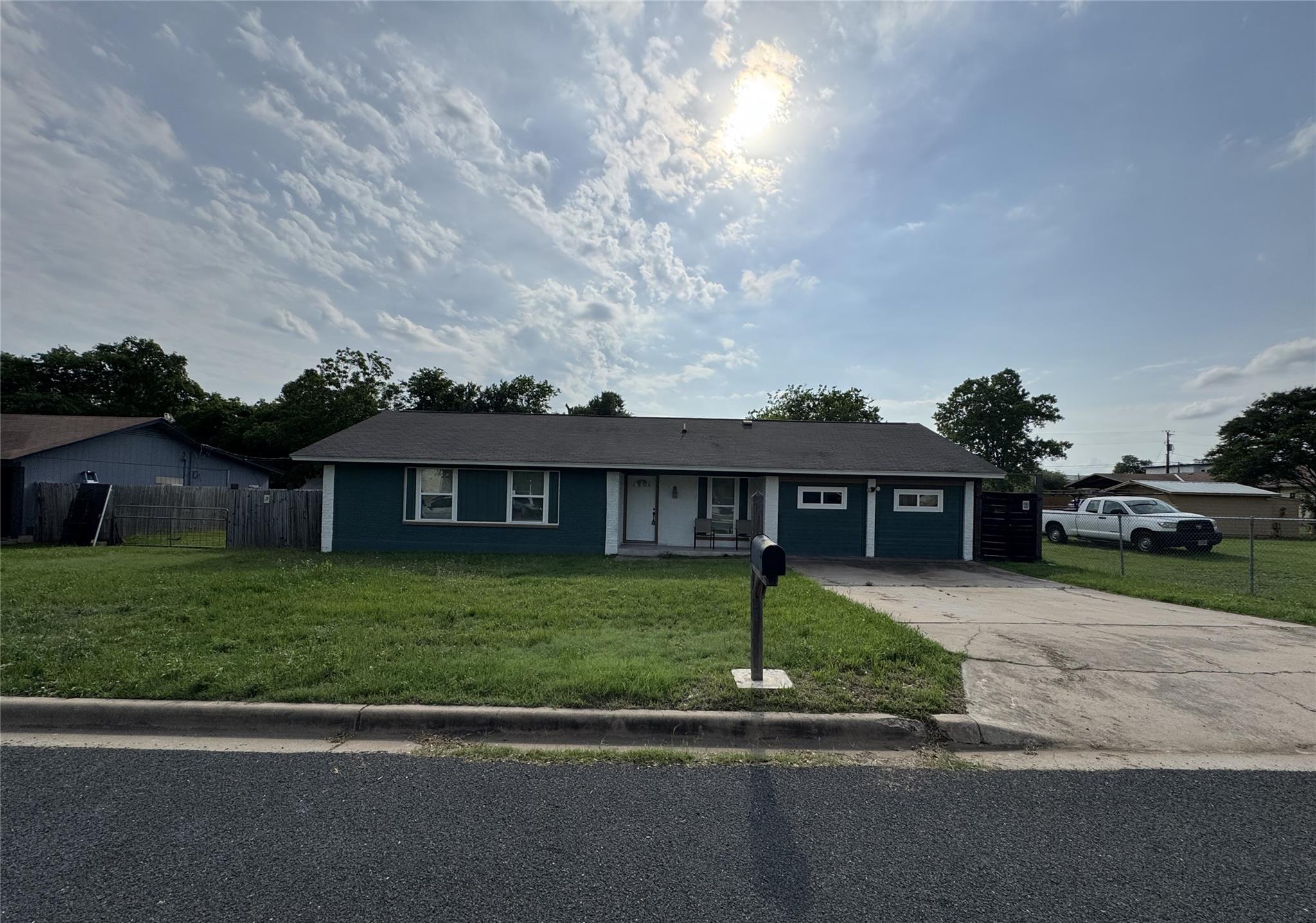 3520 Roanoke Dr Property Photo 6