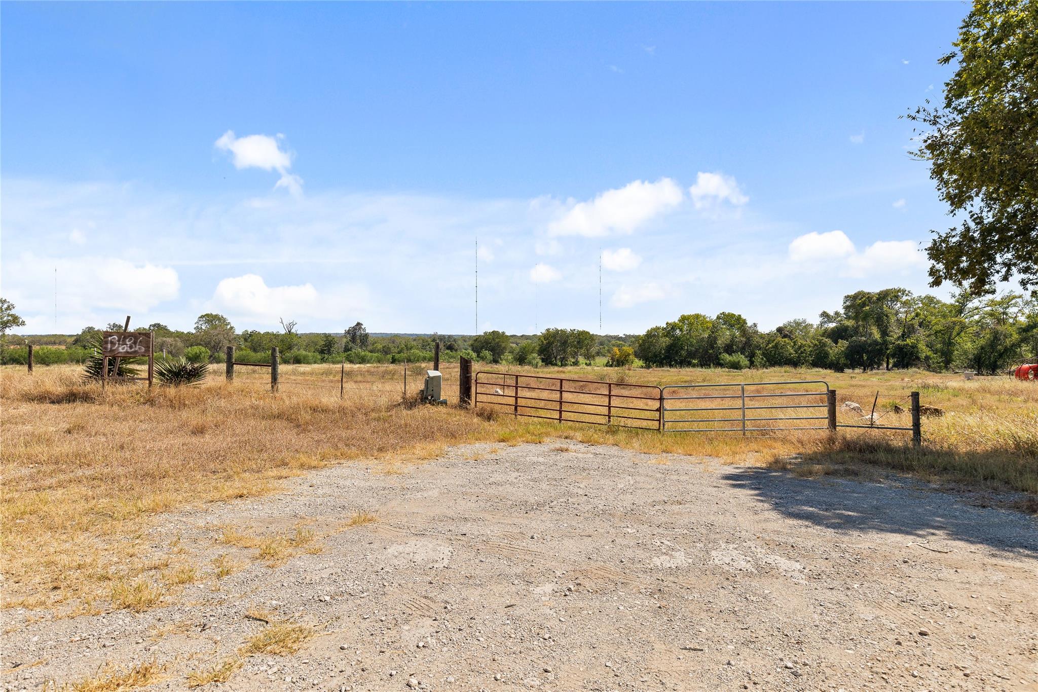 13686 E Loop 1604 S Loop Property Photo 13