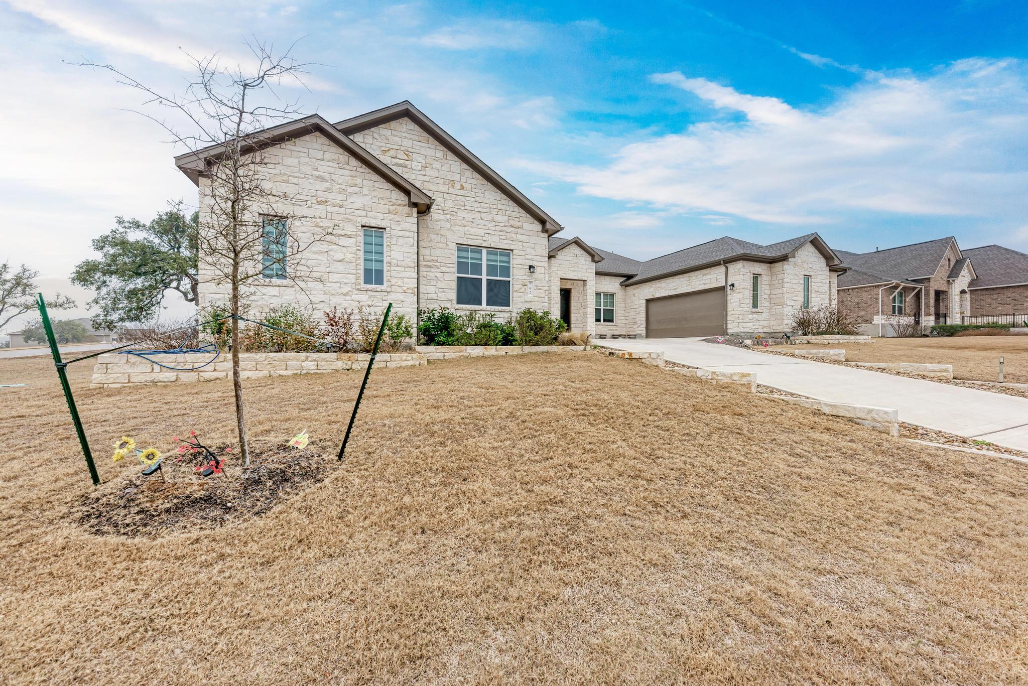 92 Sierra Mosca Trl Property Photo 2