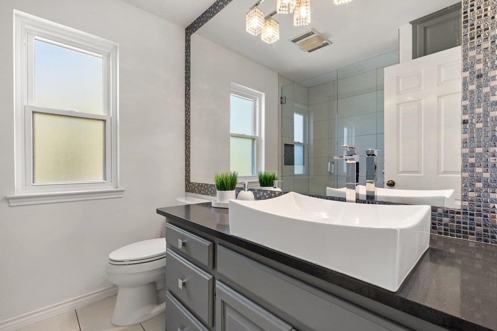 10408 Loring Dr Property Photo 22
