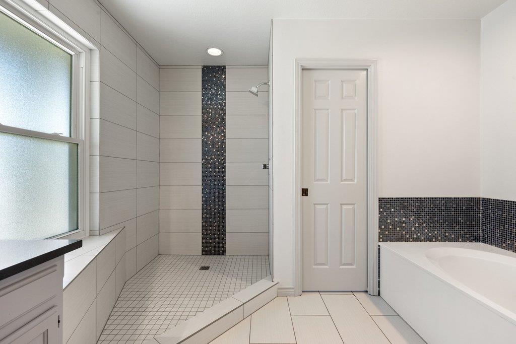 10408 Loring Dr Property Photo 26