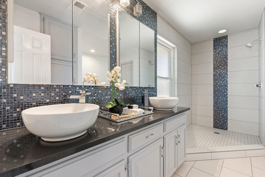 10408 Loring Dr Property Photo 27