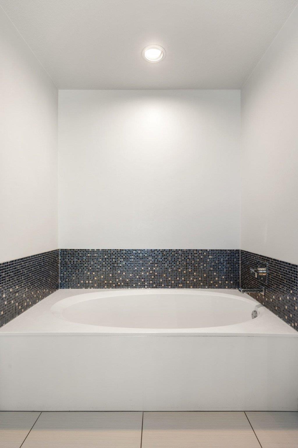 10408 Loring Dr Property Photo 28