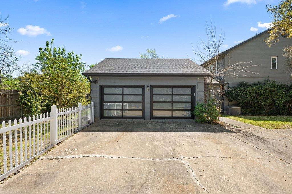 10408 Loring Dr Property Photo 32