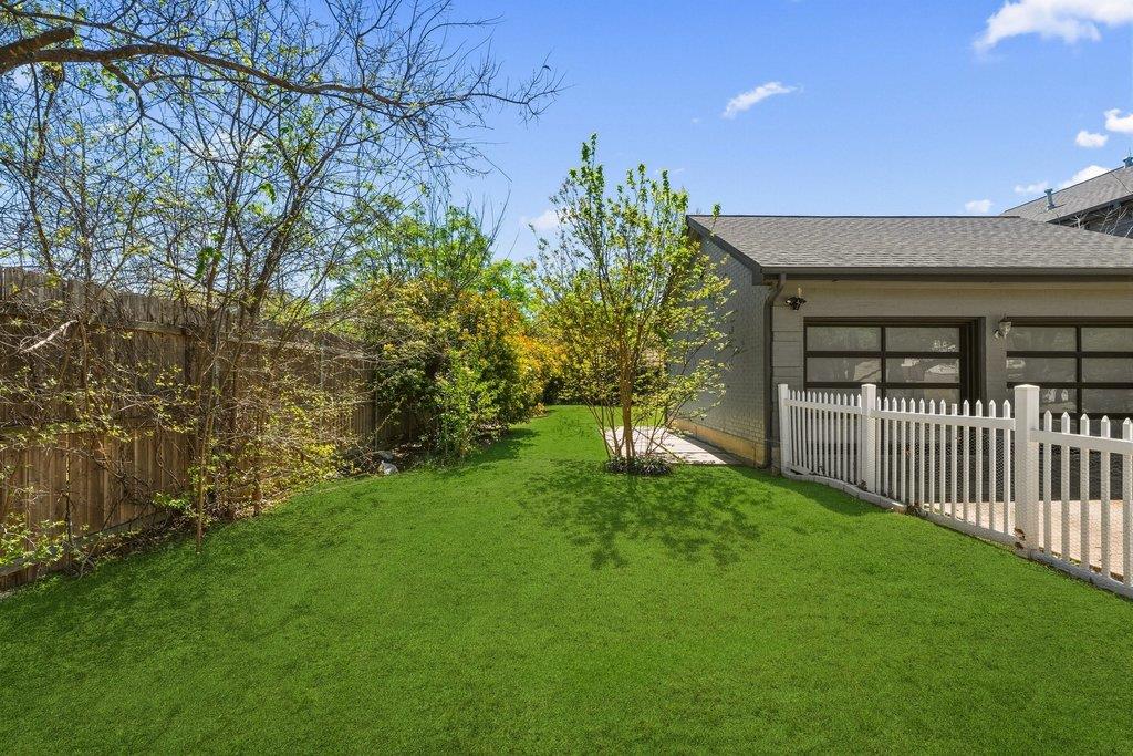 10408 Loring Dr Property Photo 39