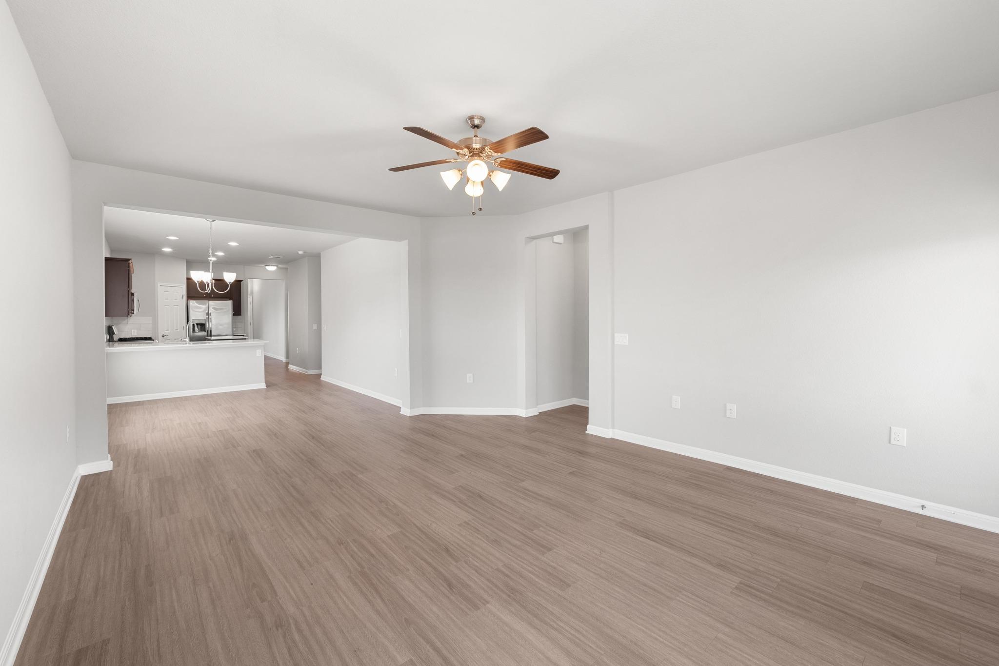 700 Fortrose Ter Property Photo 7