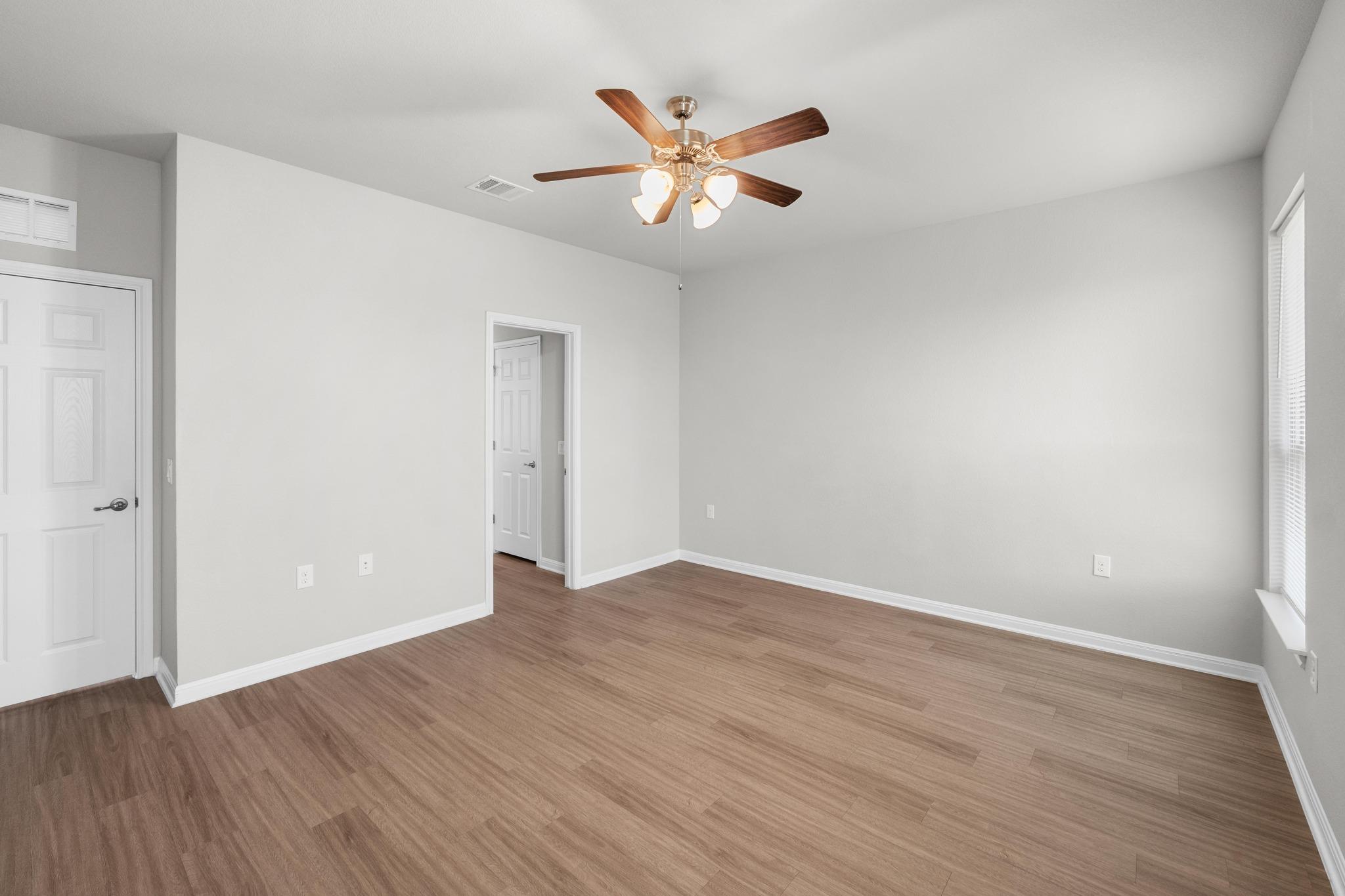 700 Fortrose Ter Property Photo 15