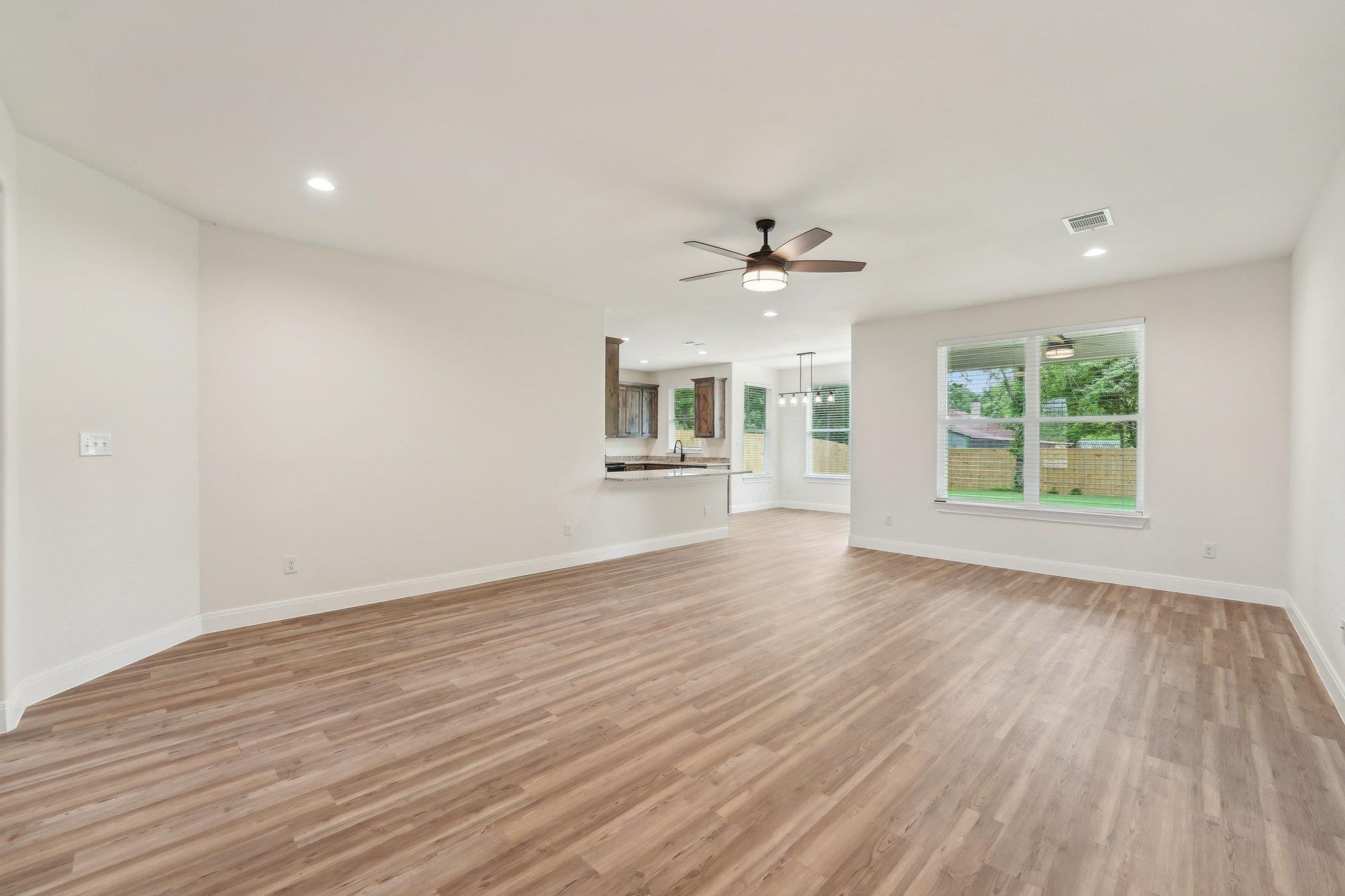 344 Webb St Property Photo 11