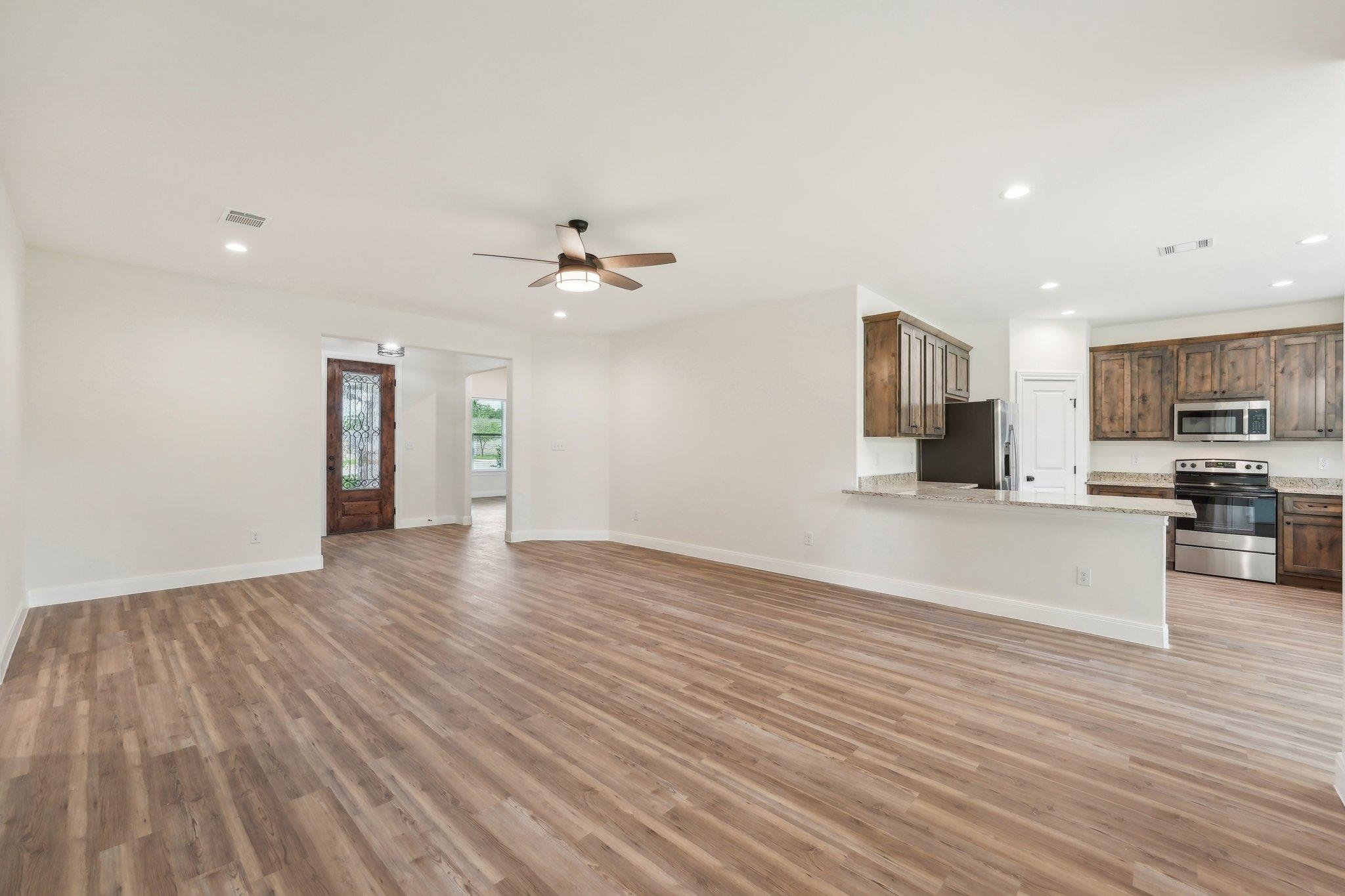 344 Webb St Property Photo 13
