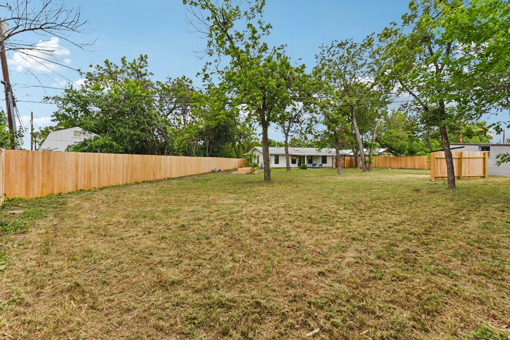 7503 Carriage Dr Property Photo 28