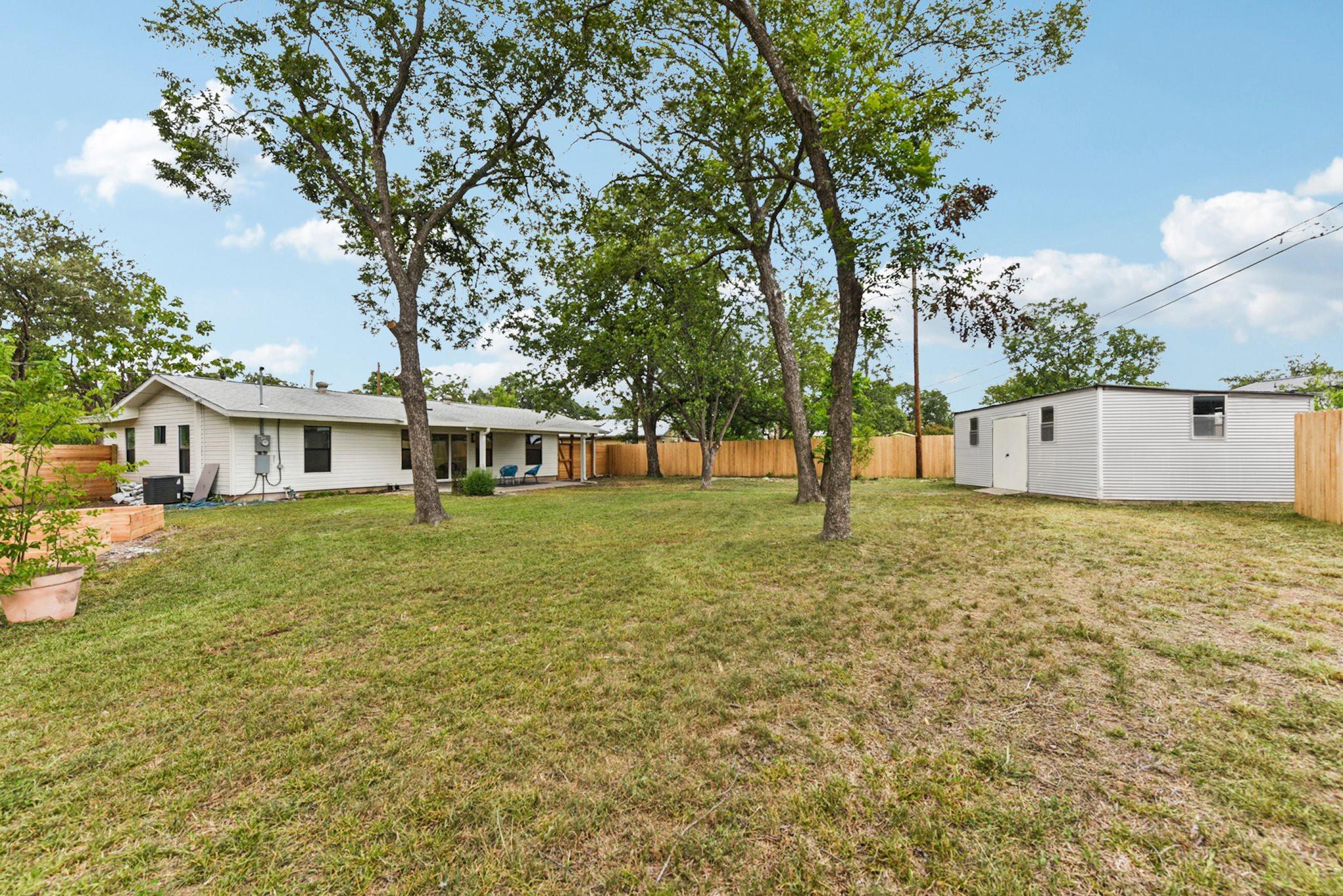 7503 Carriage Dr Property Photo 31