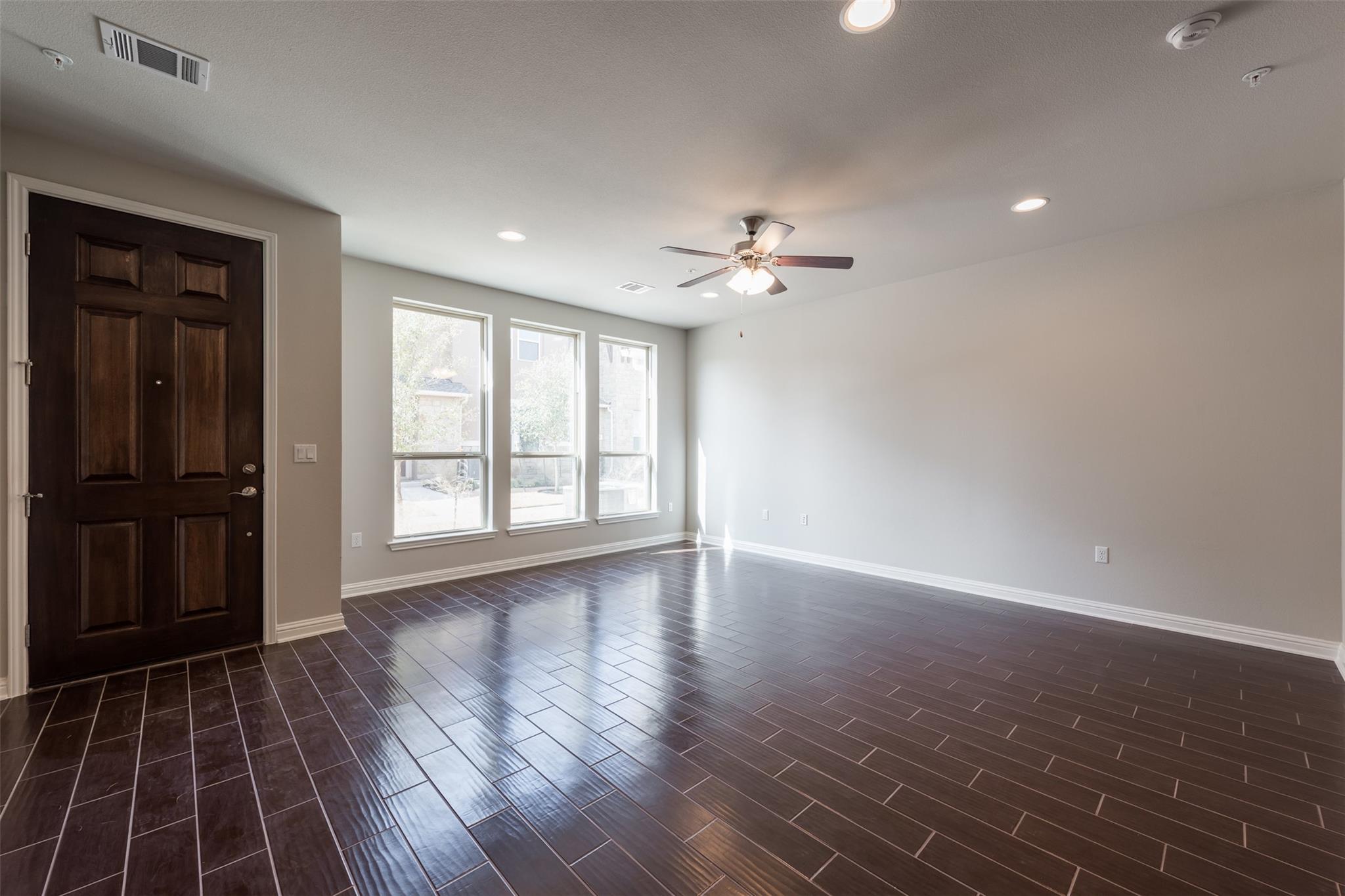 13800 Lyndhurst St #153 Property Photo 4