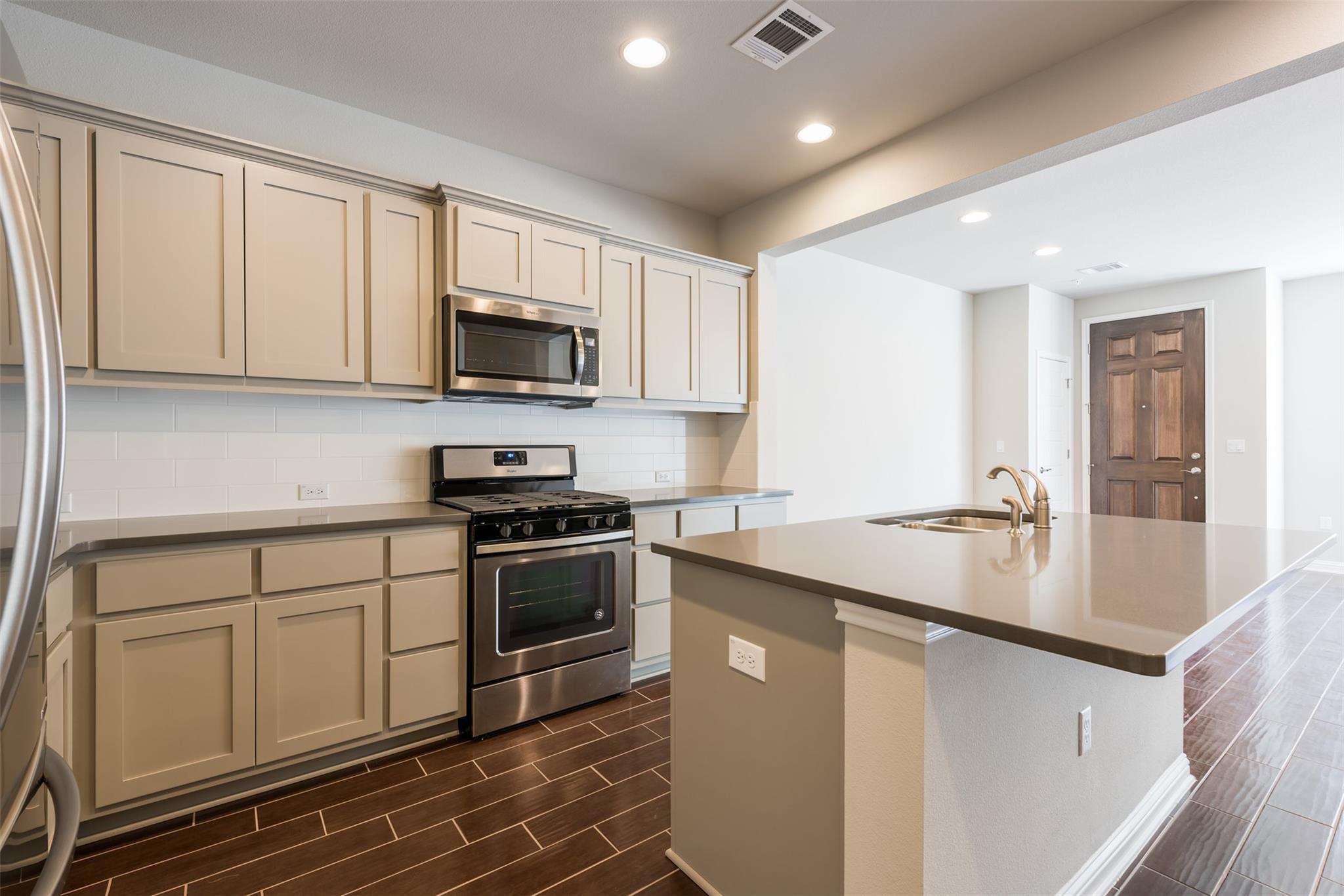 13800 Lyndhurst St #153 Property Photo 8