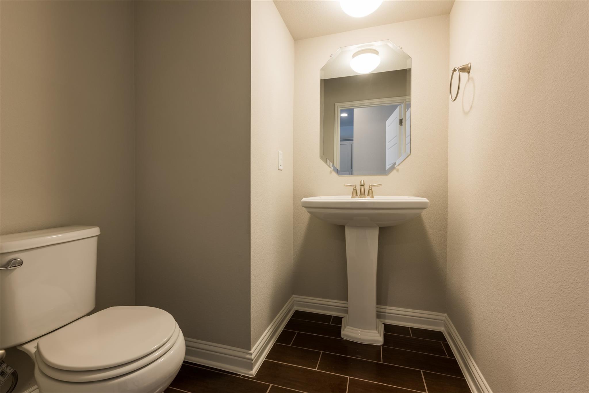 13800 Lyndhurst St #153 Property Photo 9