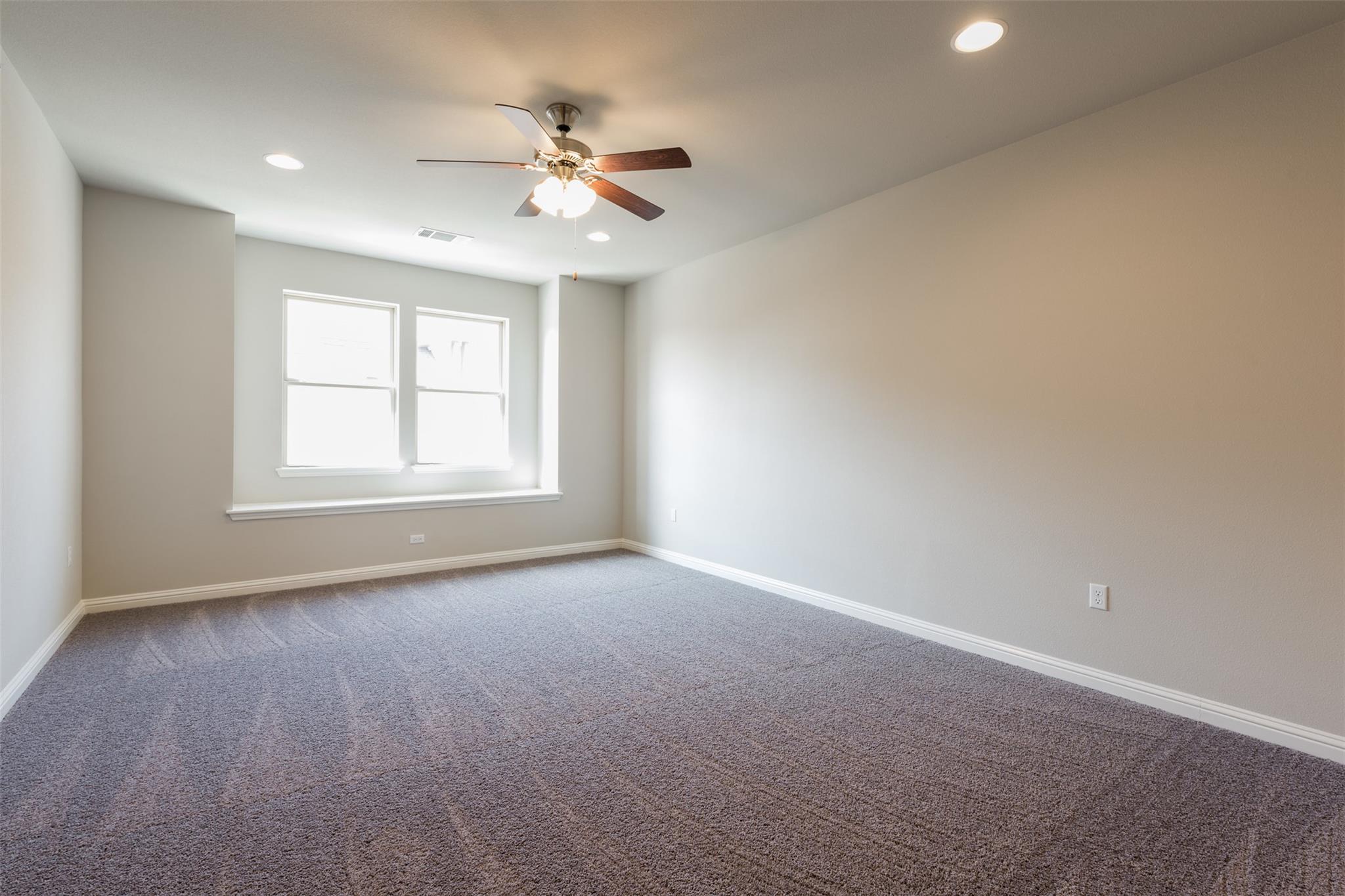 13800 Lyndhurst St #153 Property Photo 11