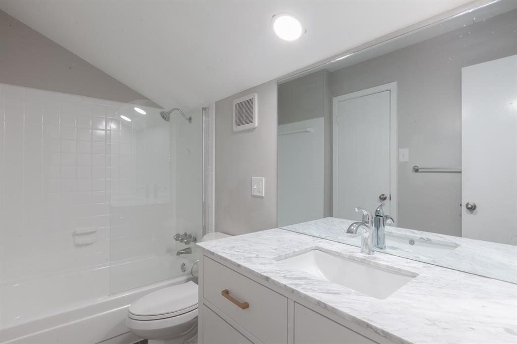 3401 Grooms St #3401 Property Photo 12