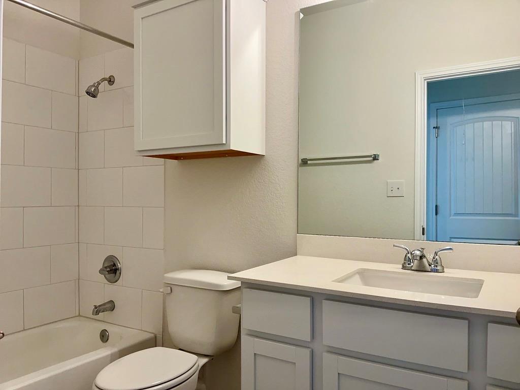 2208 Cornfield Dr #b Property Photo 14