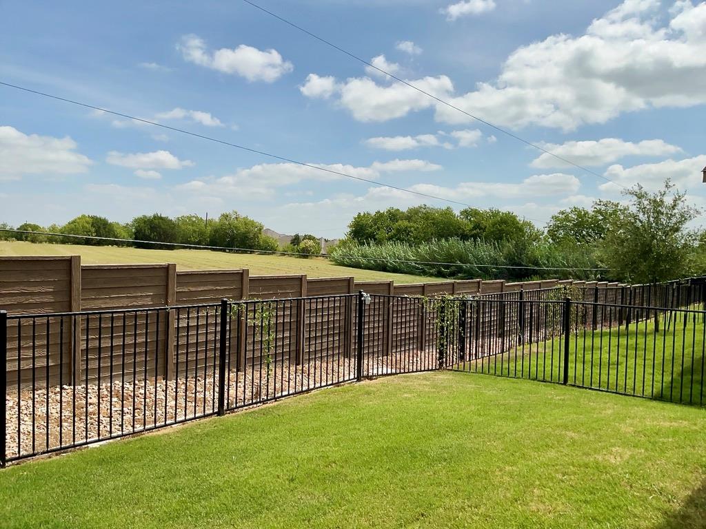 2208 Cornfield Dr #b Property Photo 18