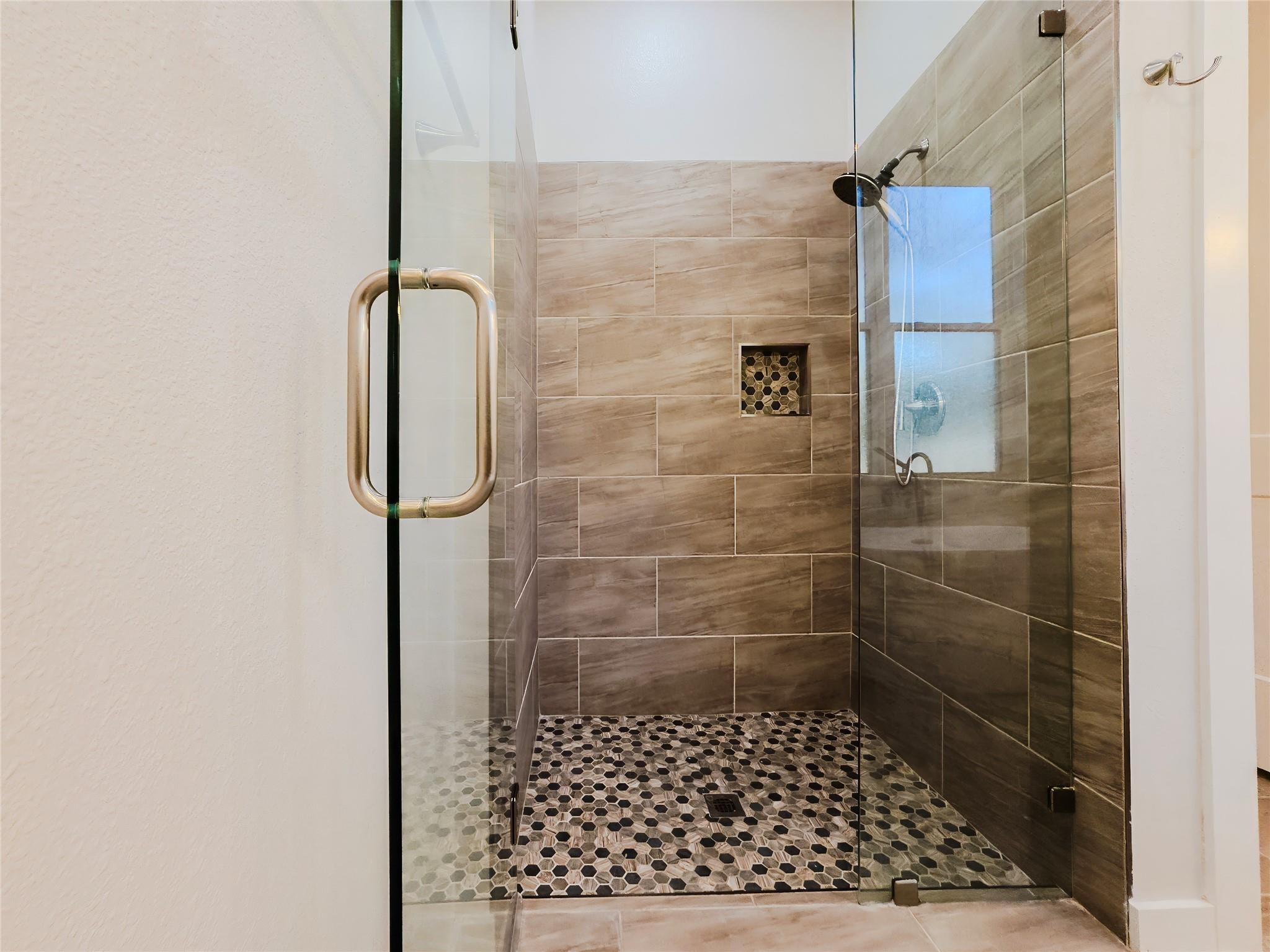 2404 Bruin Dr Property Photo 8