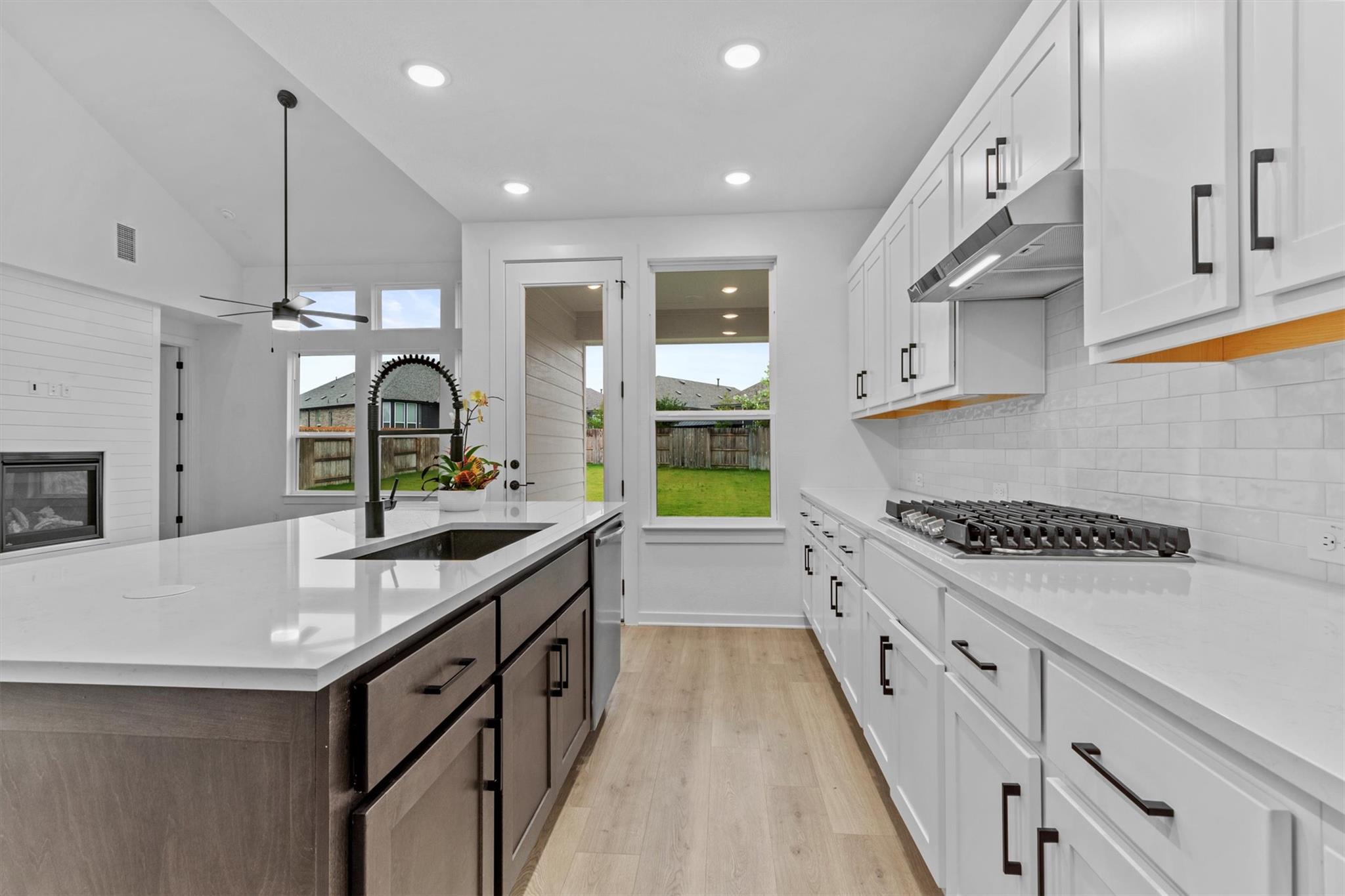 547 Billowing Way Property Photo 8