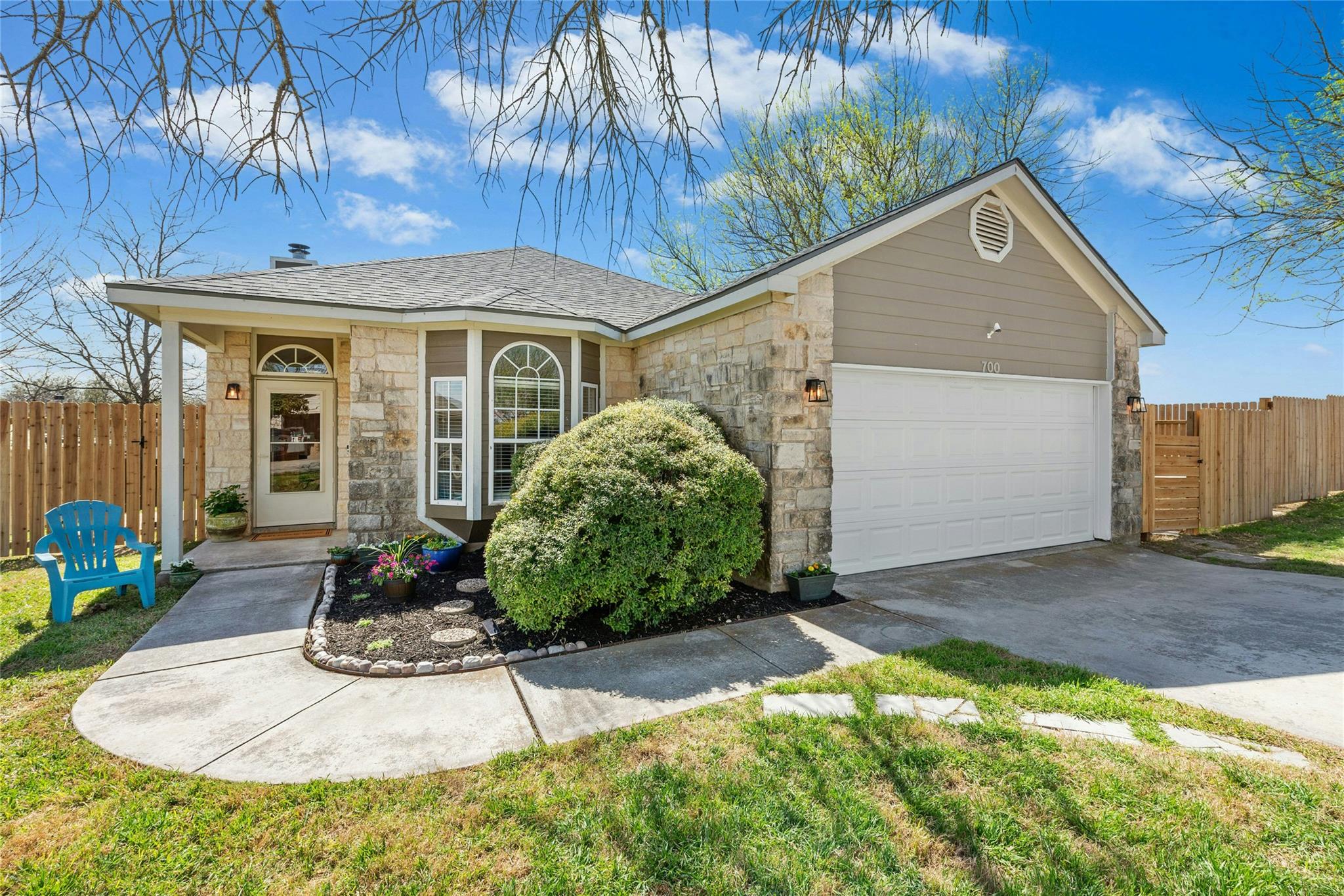 700 Clearview Cir Property Photo