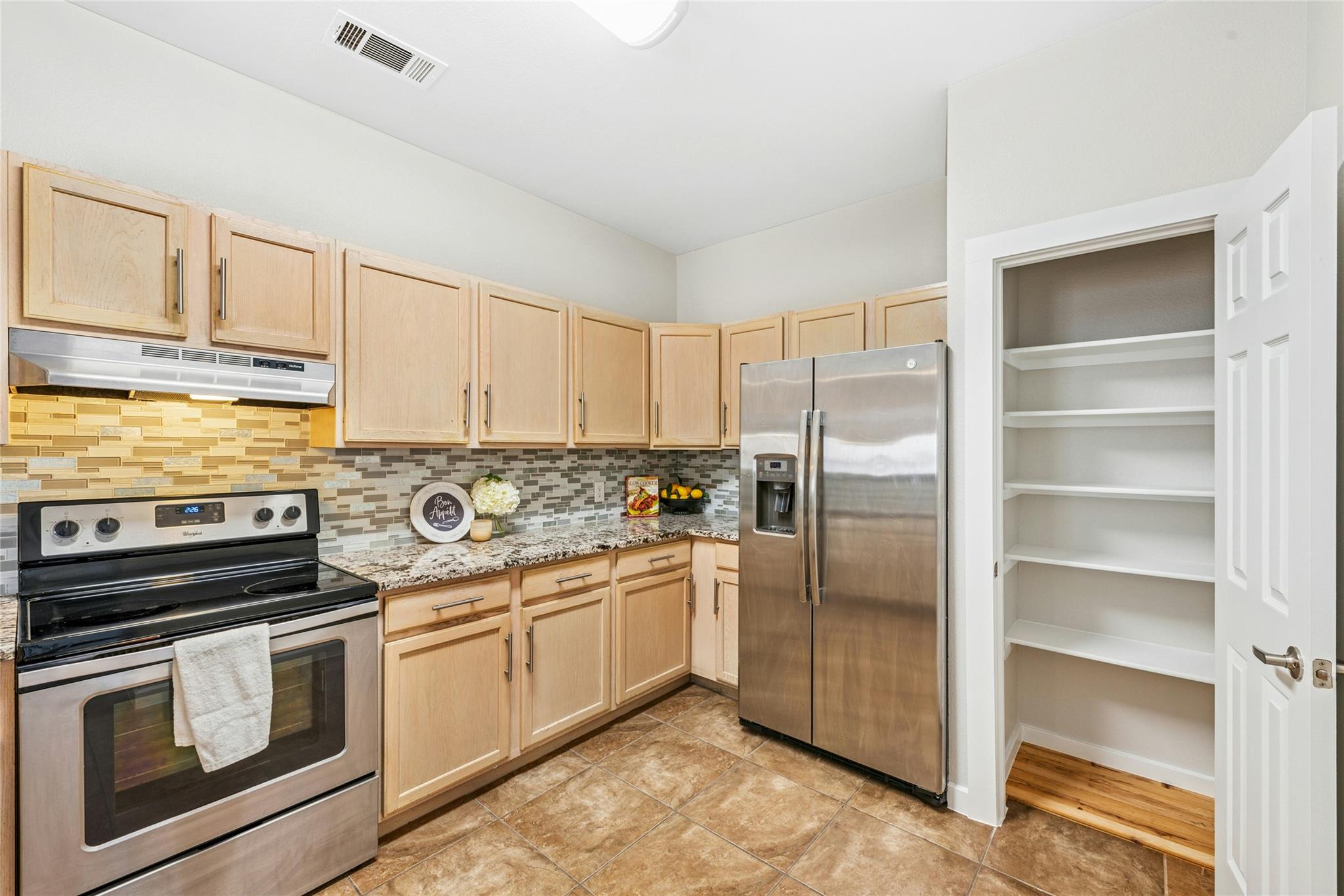 700 Clearview Cir Property Photo 7