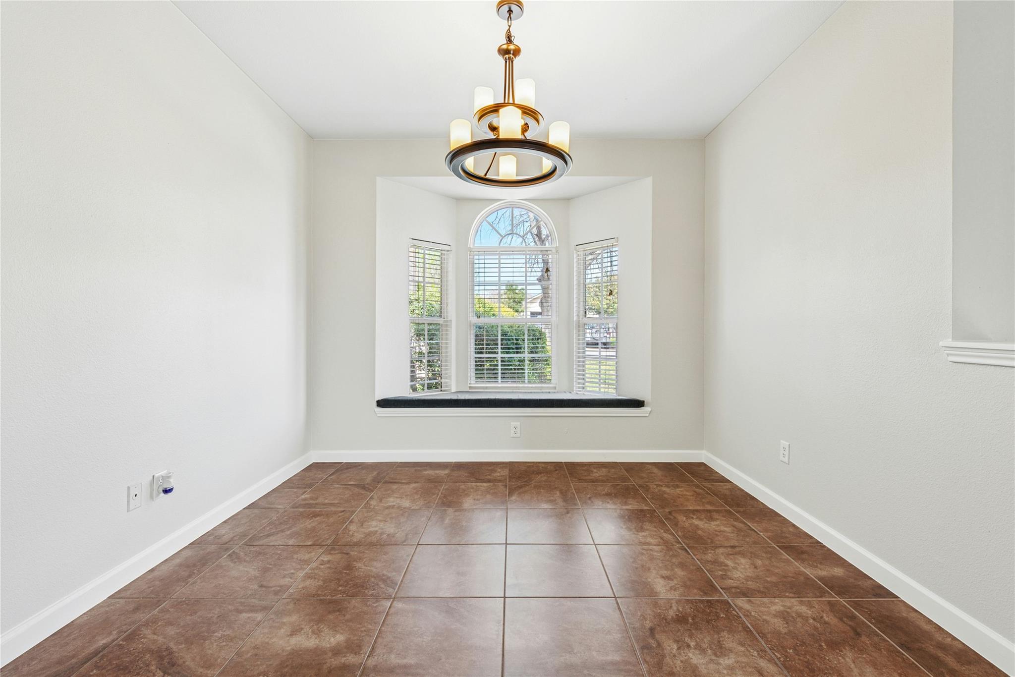 700 Clearview Cir Property Photo 10