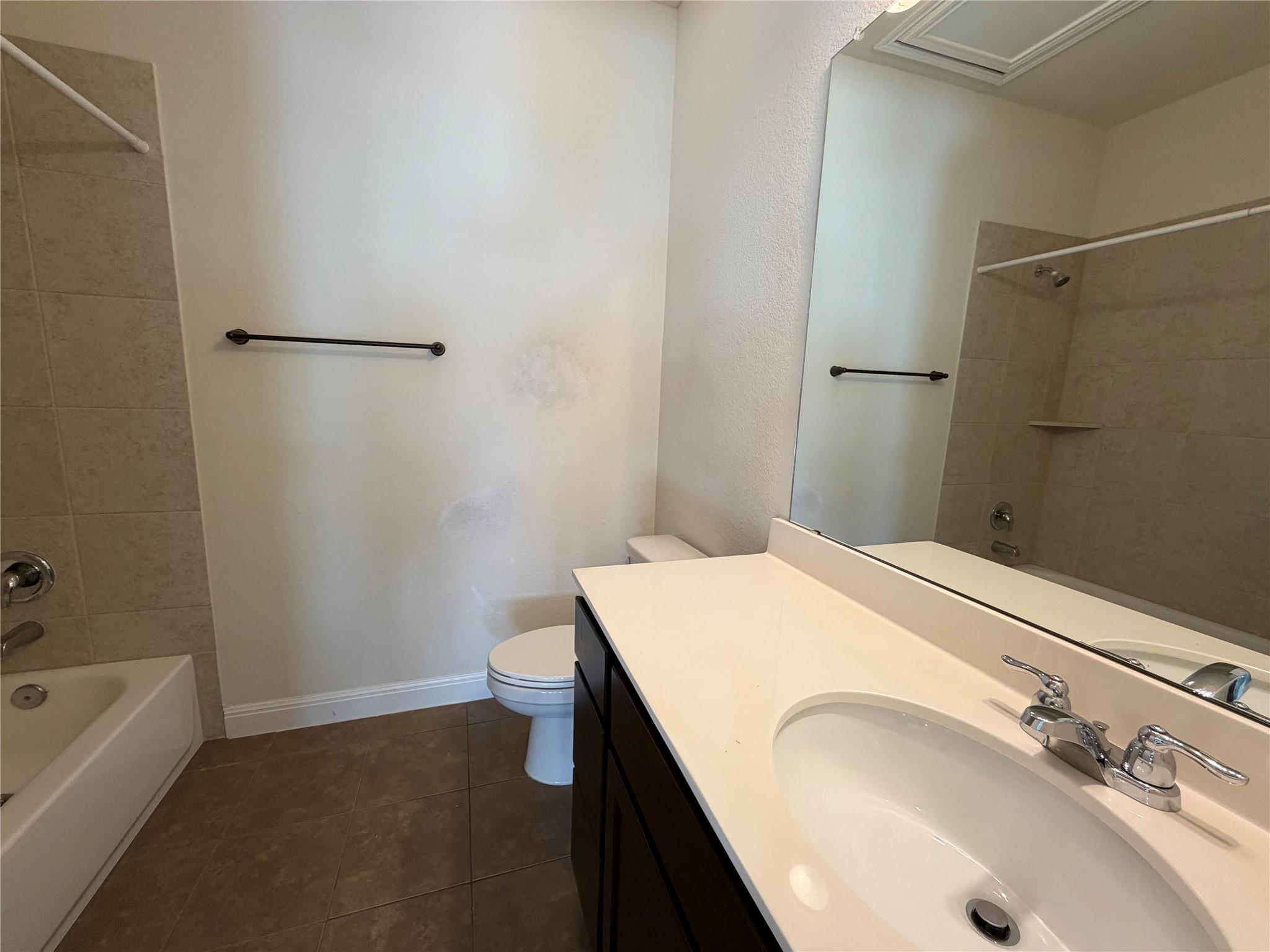 3240 E Whitestone Blvd #81 Property Photo 22