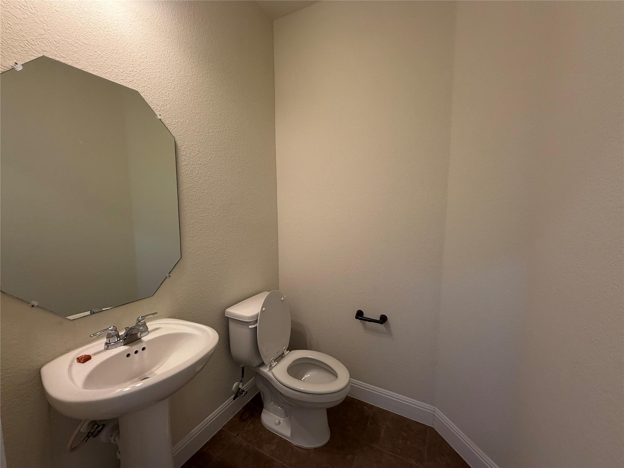 3240 E Whitestone Blvd #81 Property Photo 23
