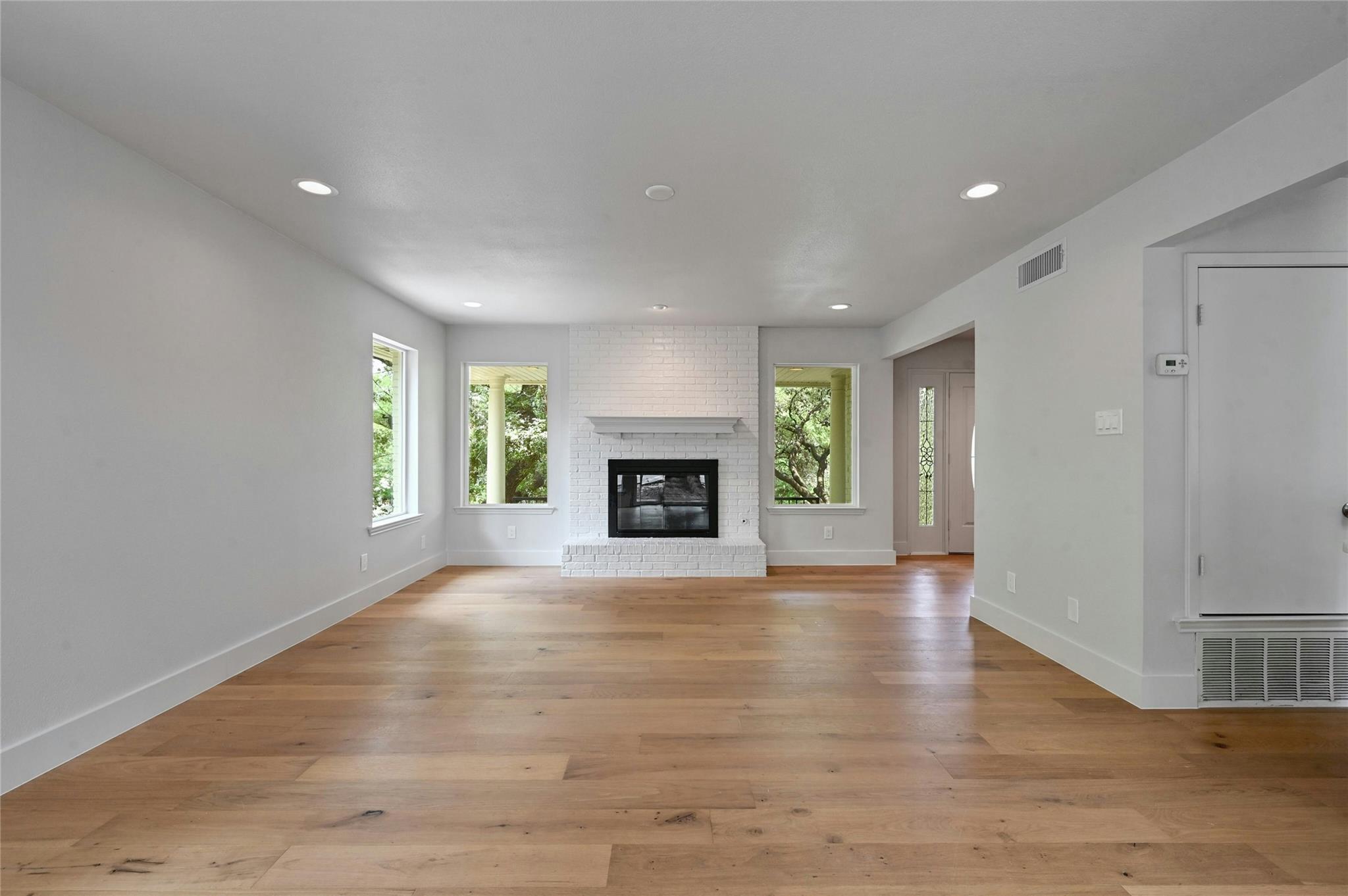 1305 Kenwood Ave Property Photo 6