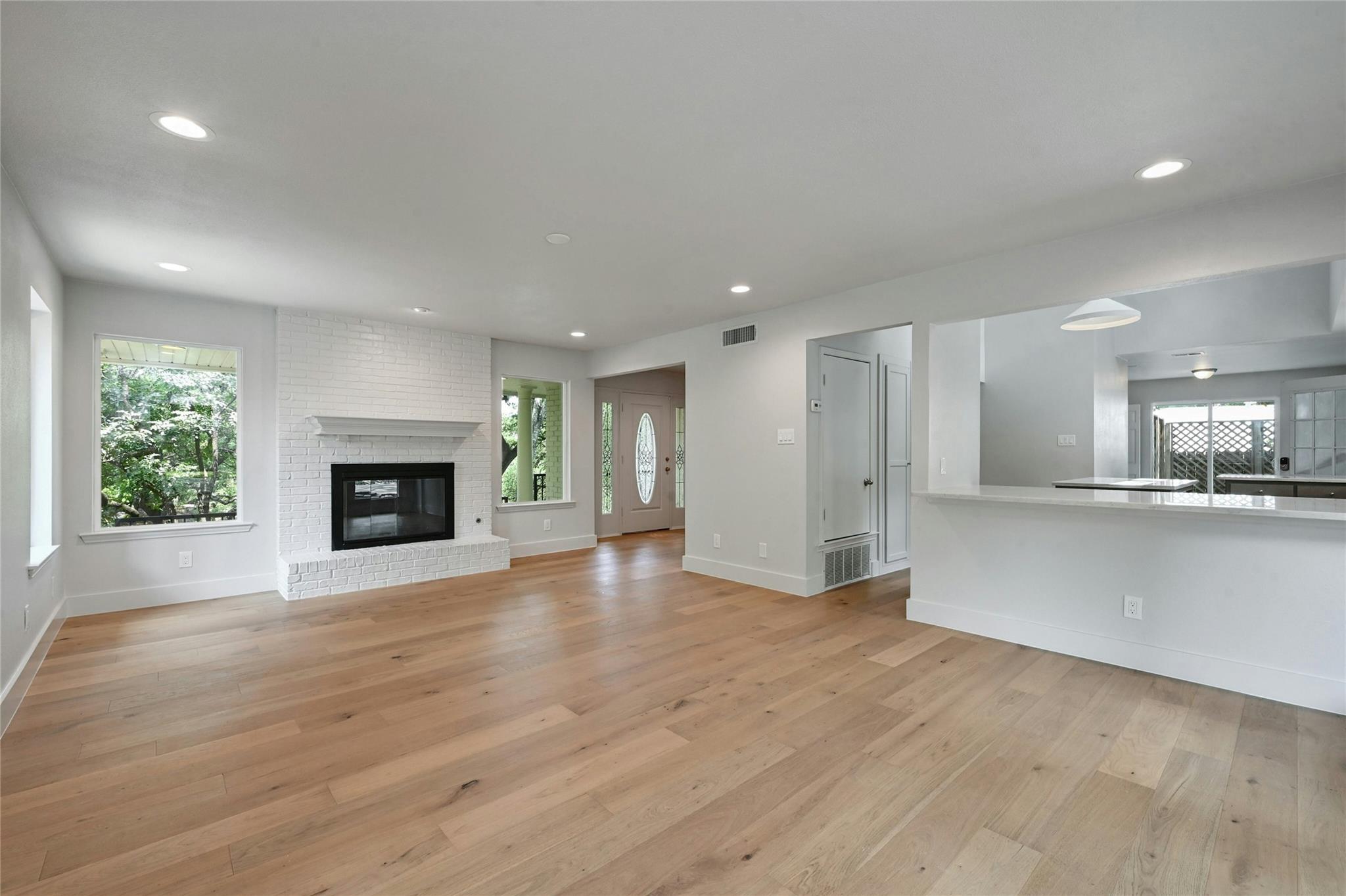 1305 Kenwood Ave Property Photo 7