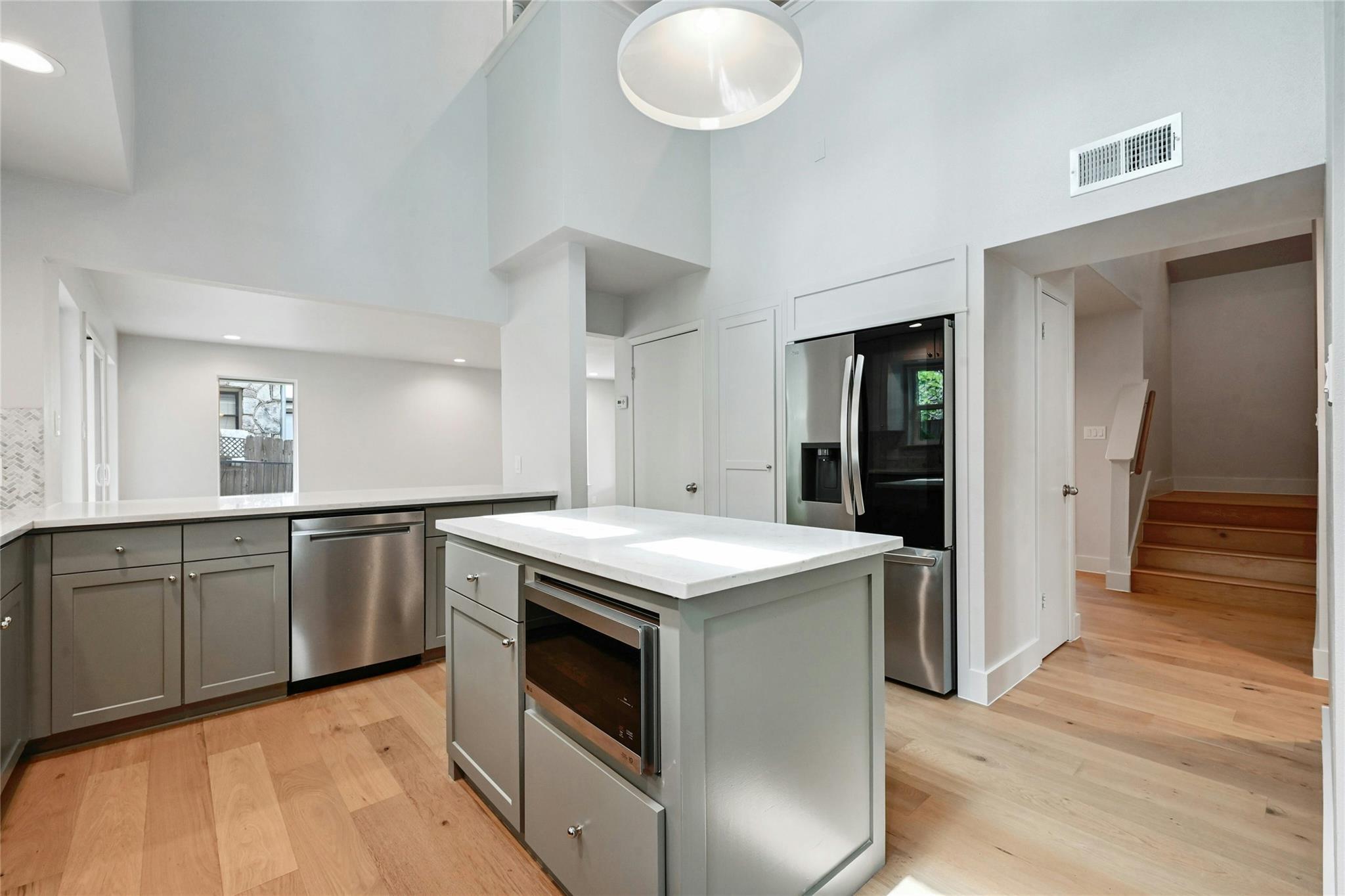 1305 Kenwood Ave Property Photo 10
