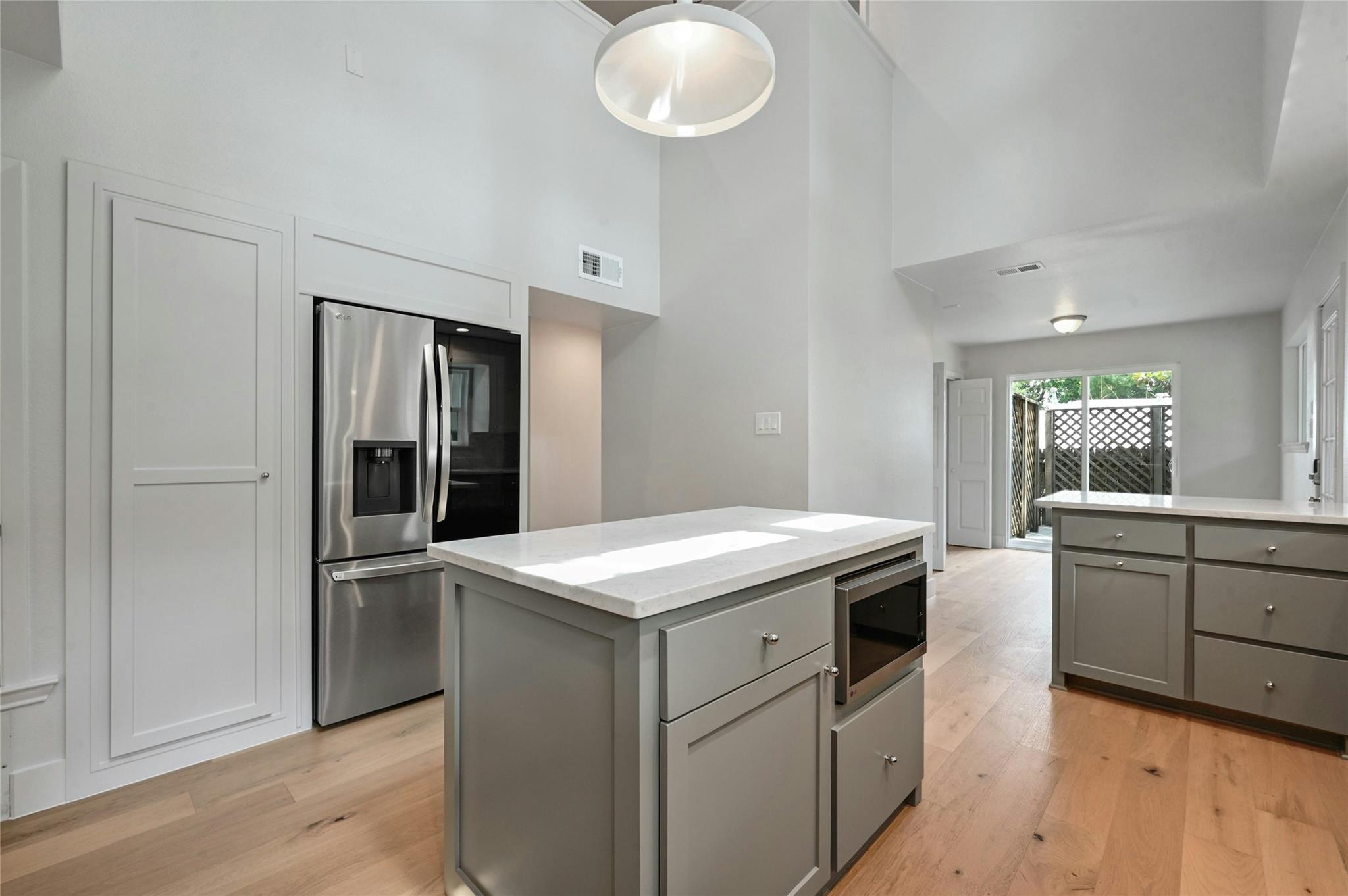 1305 Kenwood Ave Property Photo 11