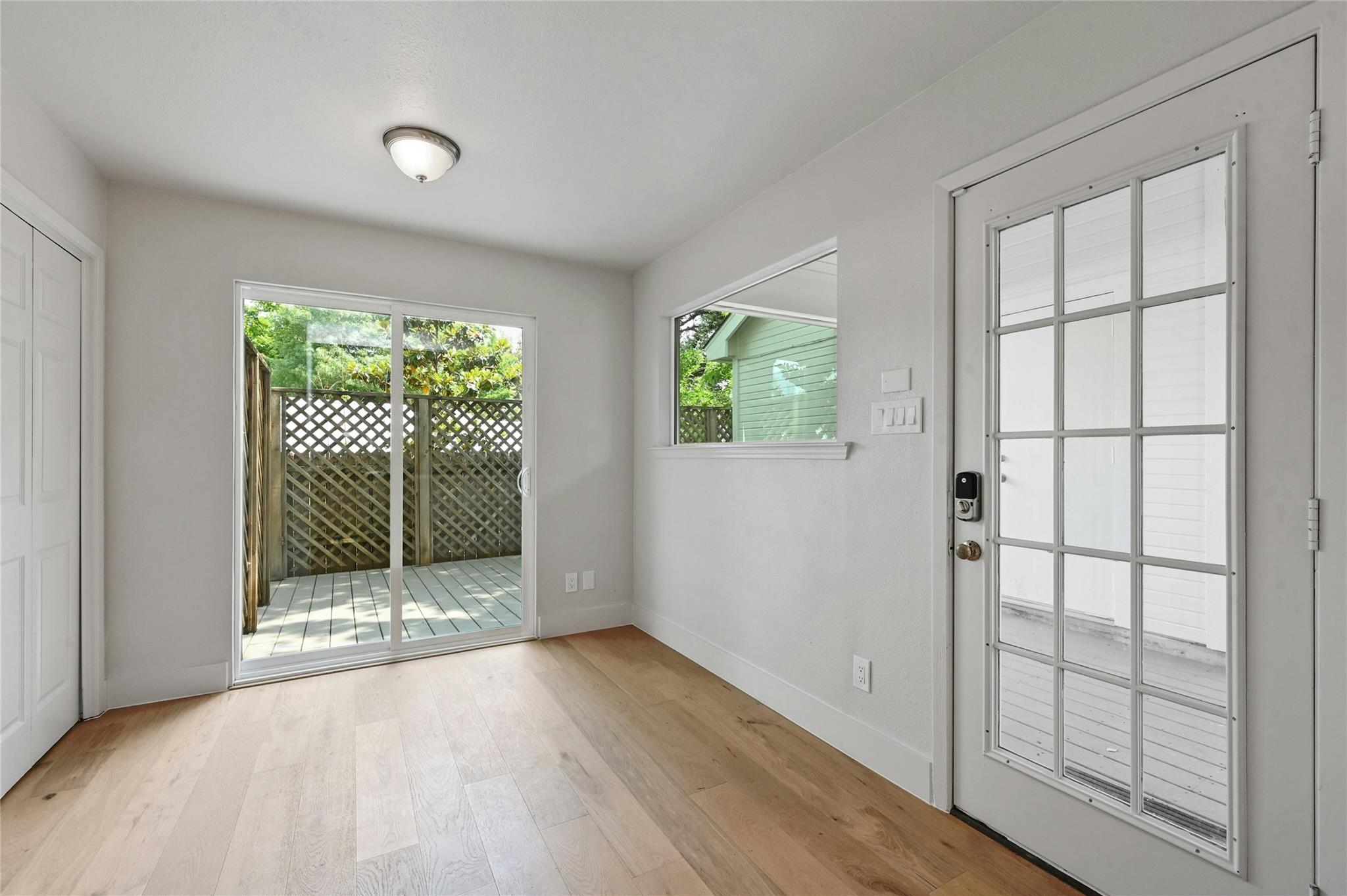 1305 Kenwood Ave Property Photo 12