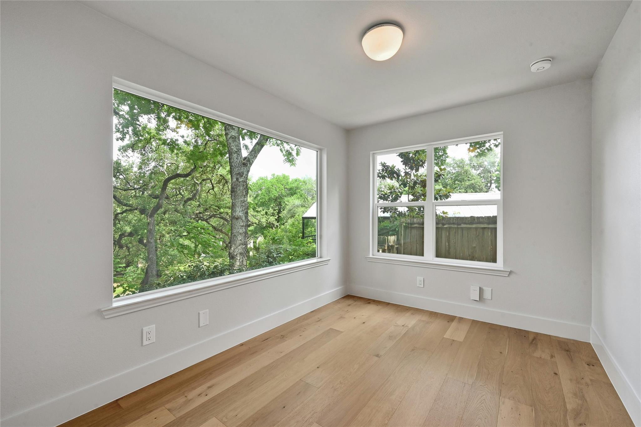 1305 Kenwood Ave Property Photo 14