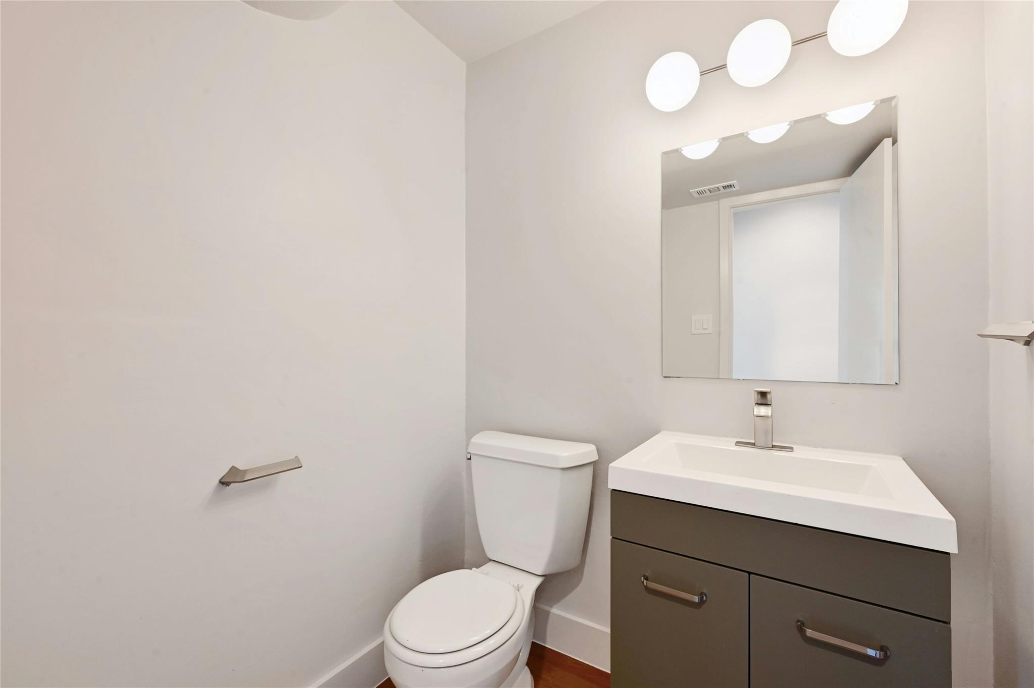 1305 Kenwood Ave Property Photo 15