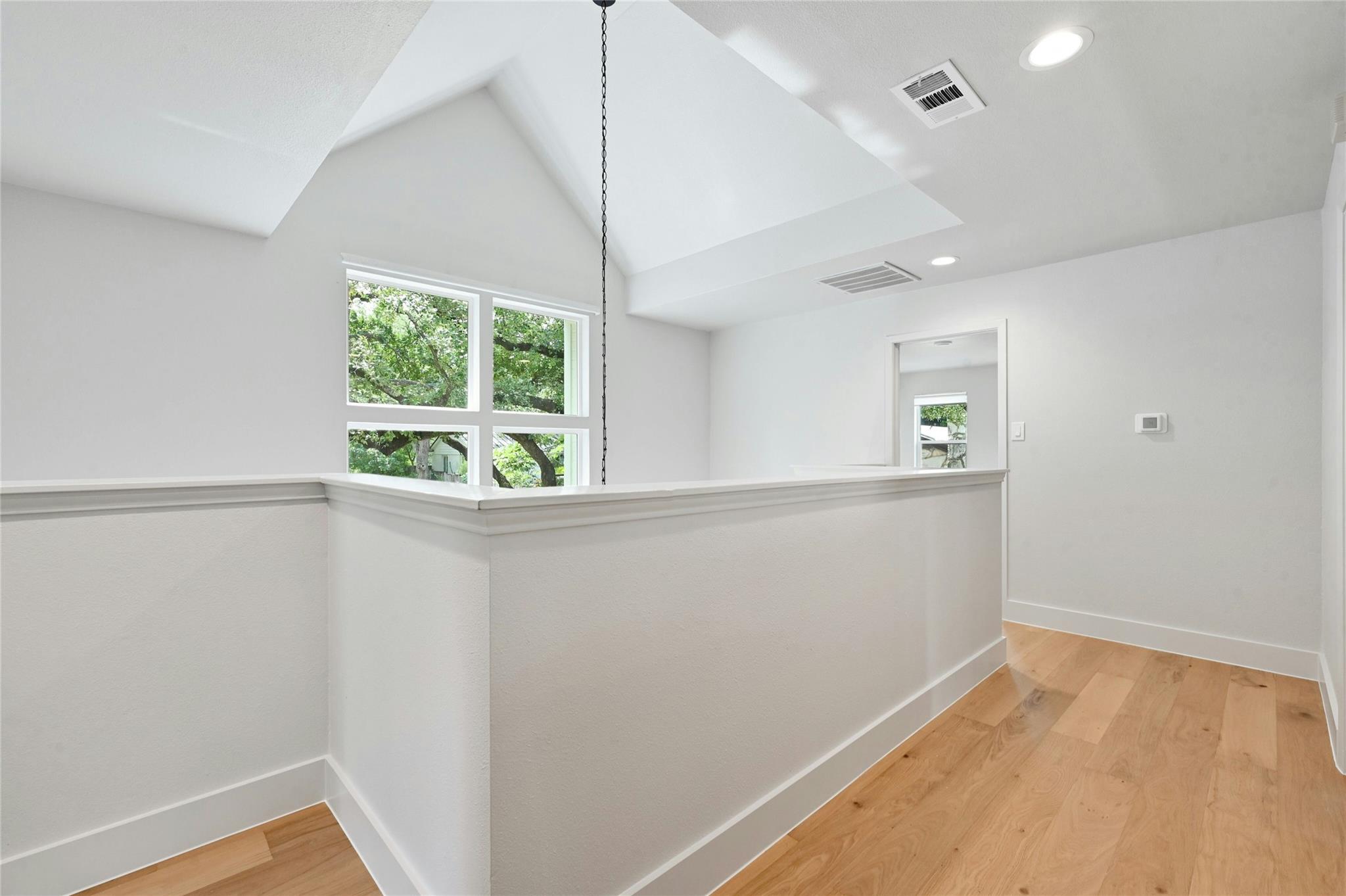 1305 Kenwood Ave Property Photo 16