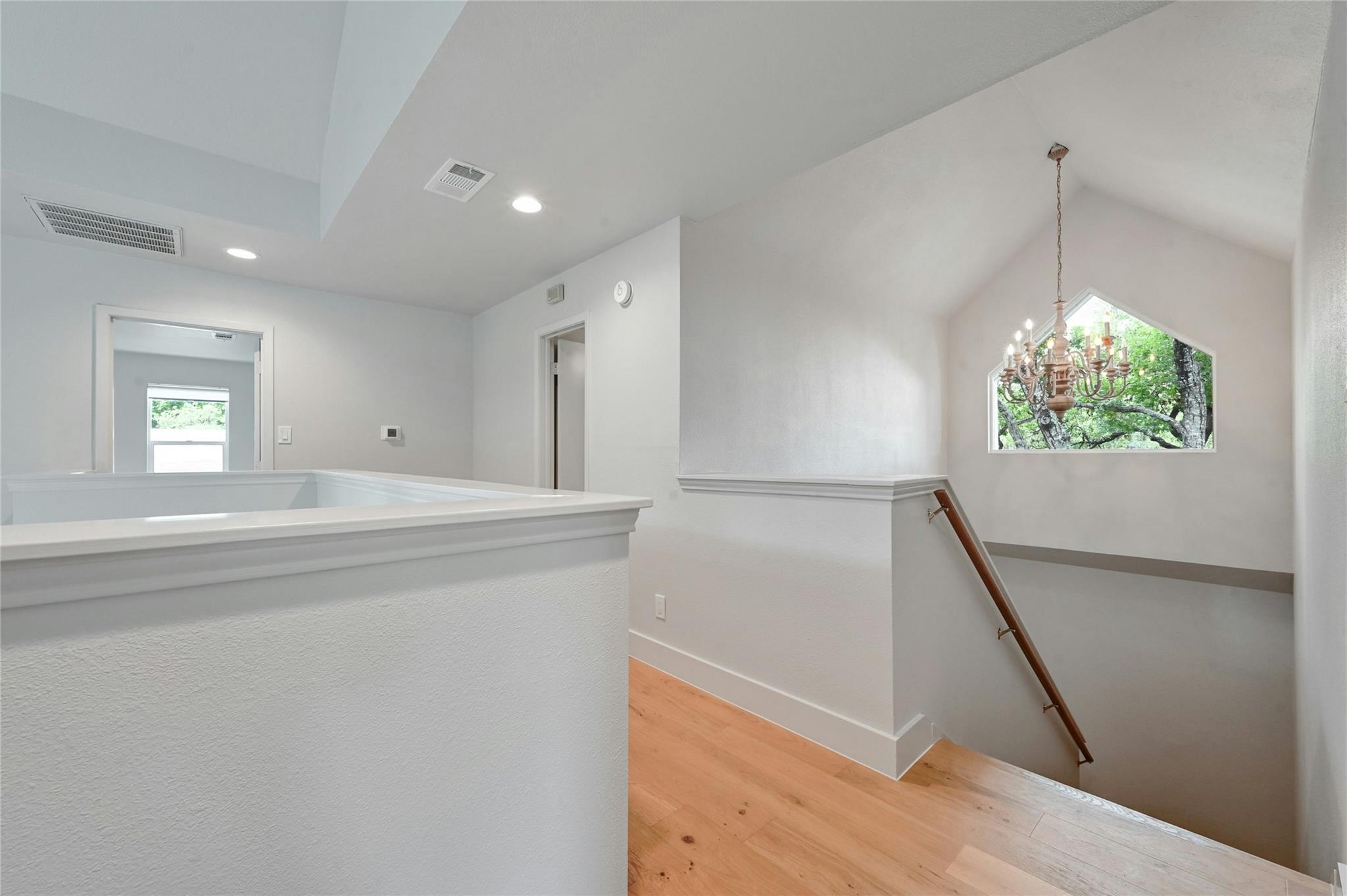 1305 Kenwood Ave Property Photo 17